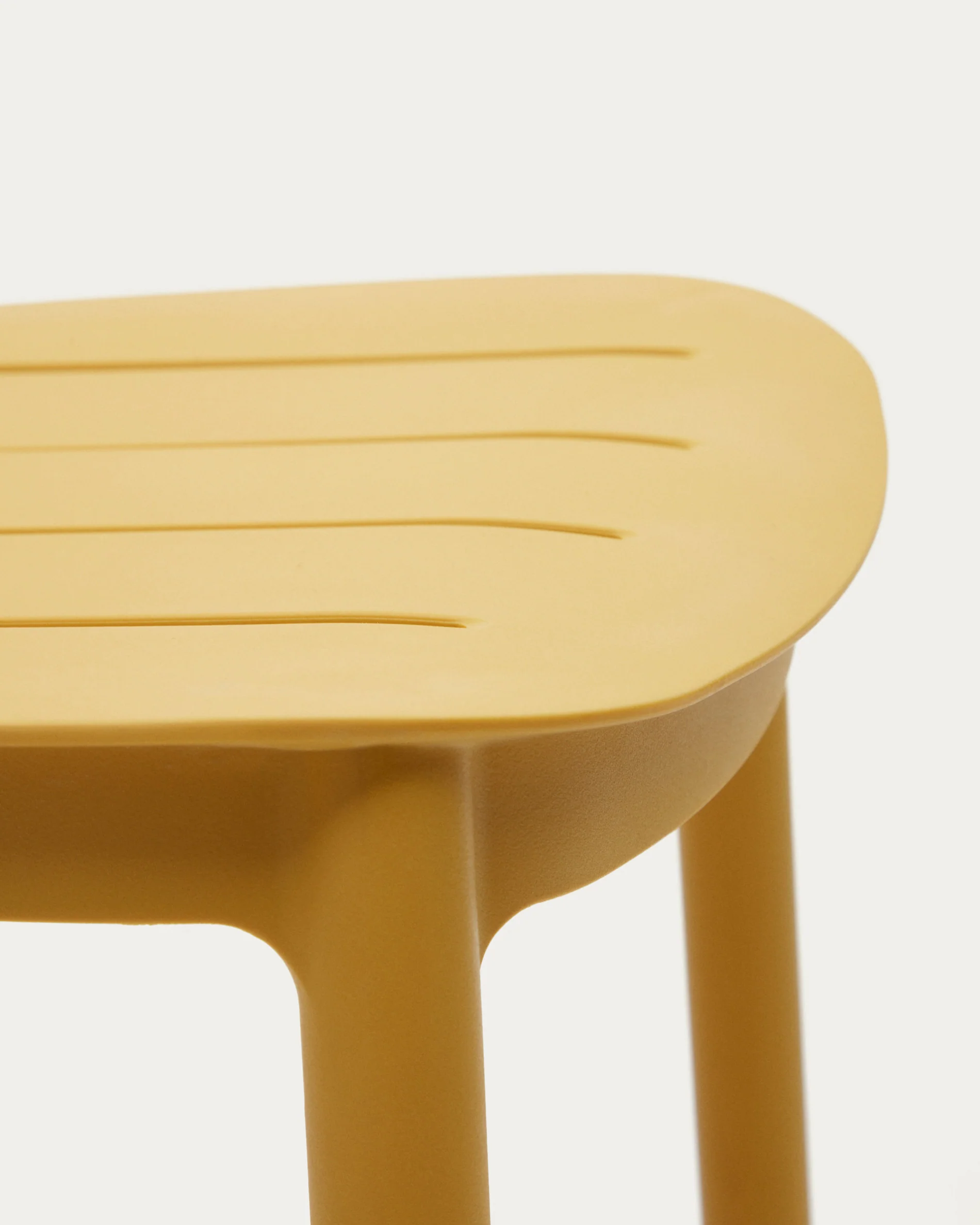 Morella stapelbarer Outdoor-Hocker aus Kunststoff in Senfgelb - Image 14