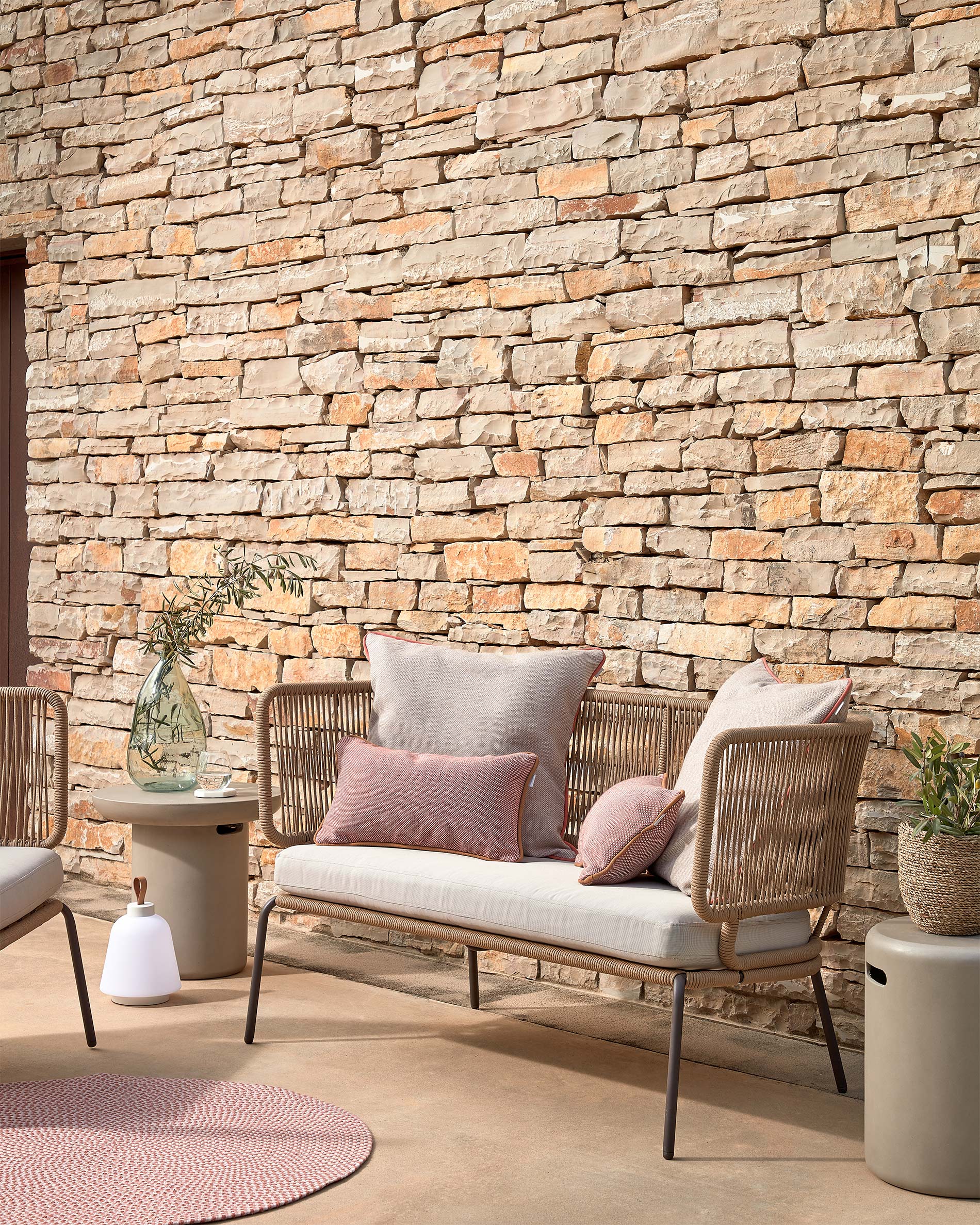 Nadin 2-Sitzer Sofa aus beigefarbenem Seil und Beinen aus verzinktem Stahl 135 cm - Image 3