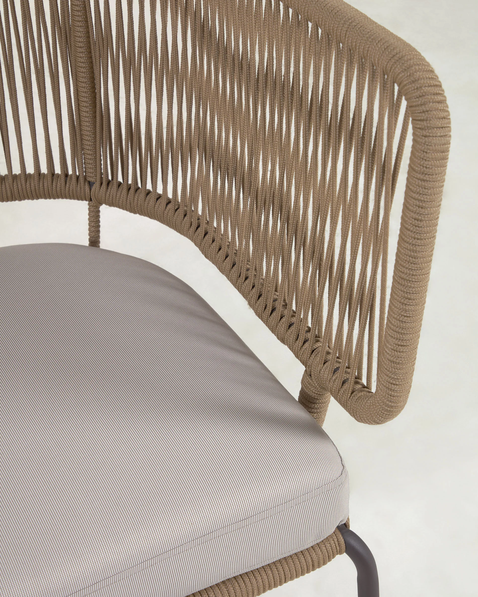 Nadin 2-Sitzer Sofa aus beigefarbenem Seil und Beinen aus verzinktem Stahl 135 cm - Image 9