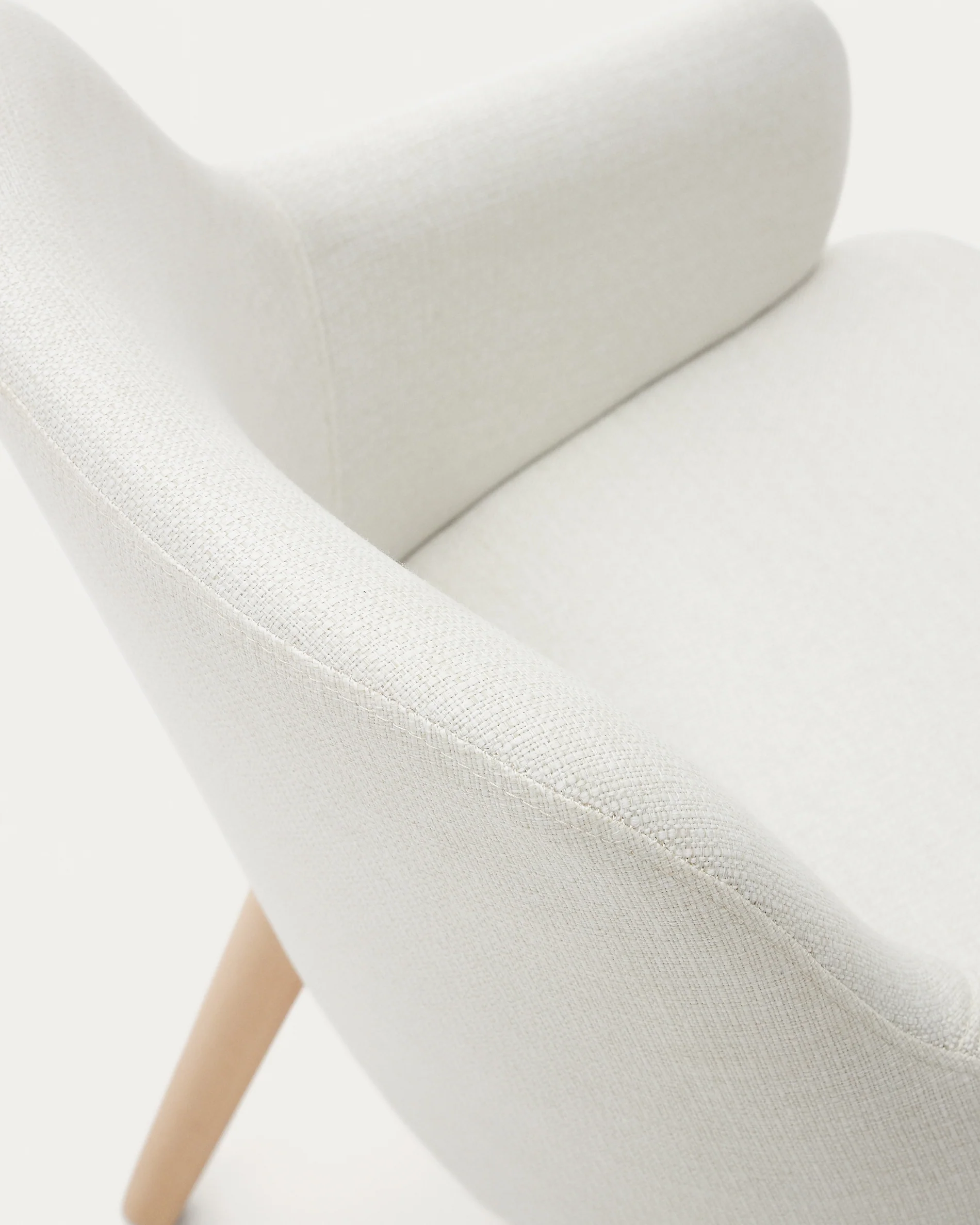 Nelida Stuhl aus beigefarbener Chenille und massivem Buchenholz 100% FSC mit naturfarbenem - Image 8