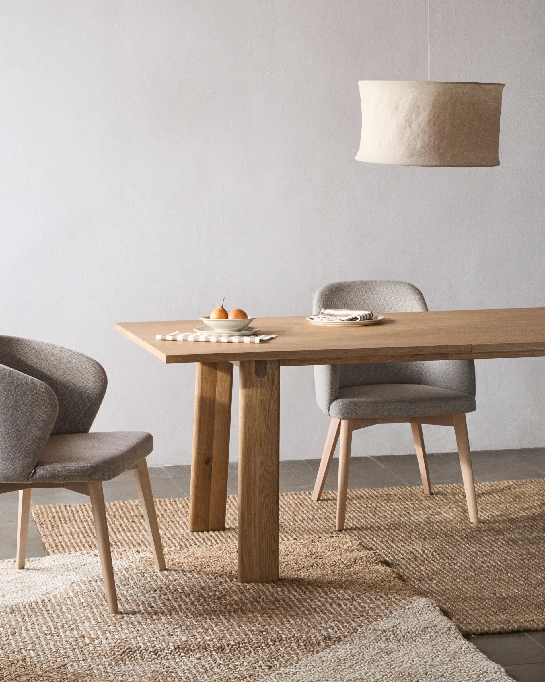 Nelida Stuhl aus brauner Chenille und massivem Buchenholz mit naturfarbenem Finish FSC 100% - Image 9