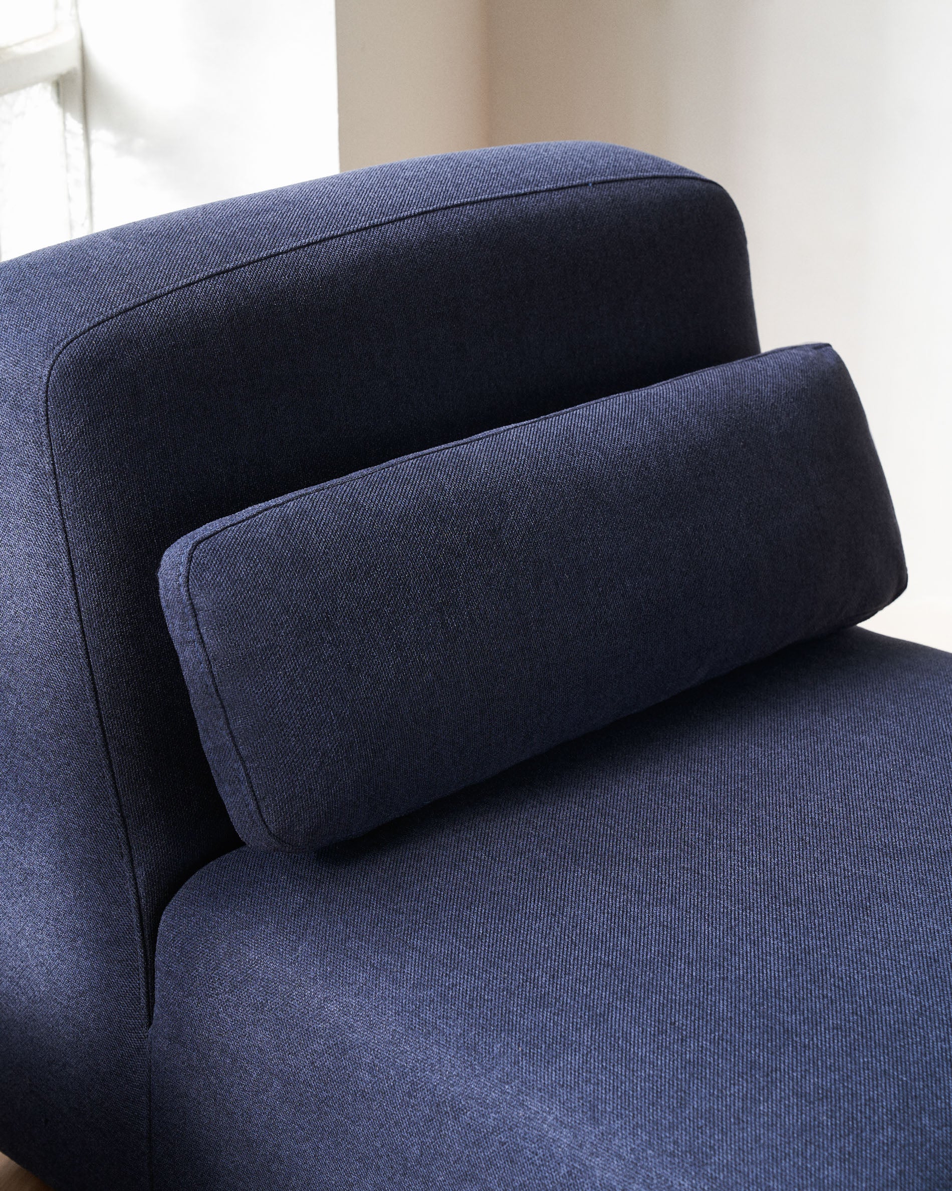 Neom Kissen in Blau 24 x 72 cm - Image 2