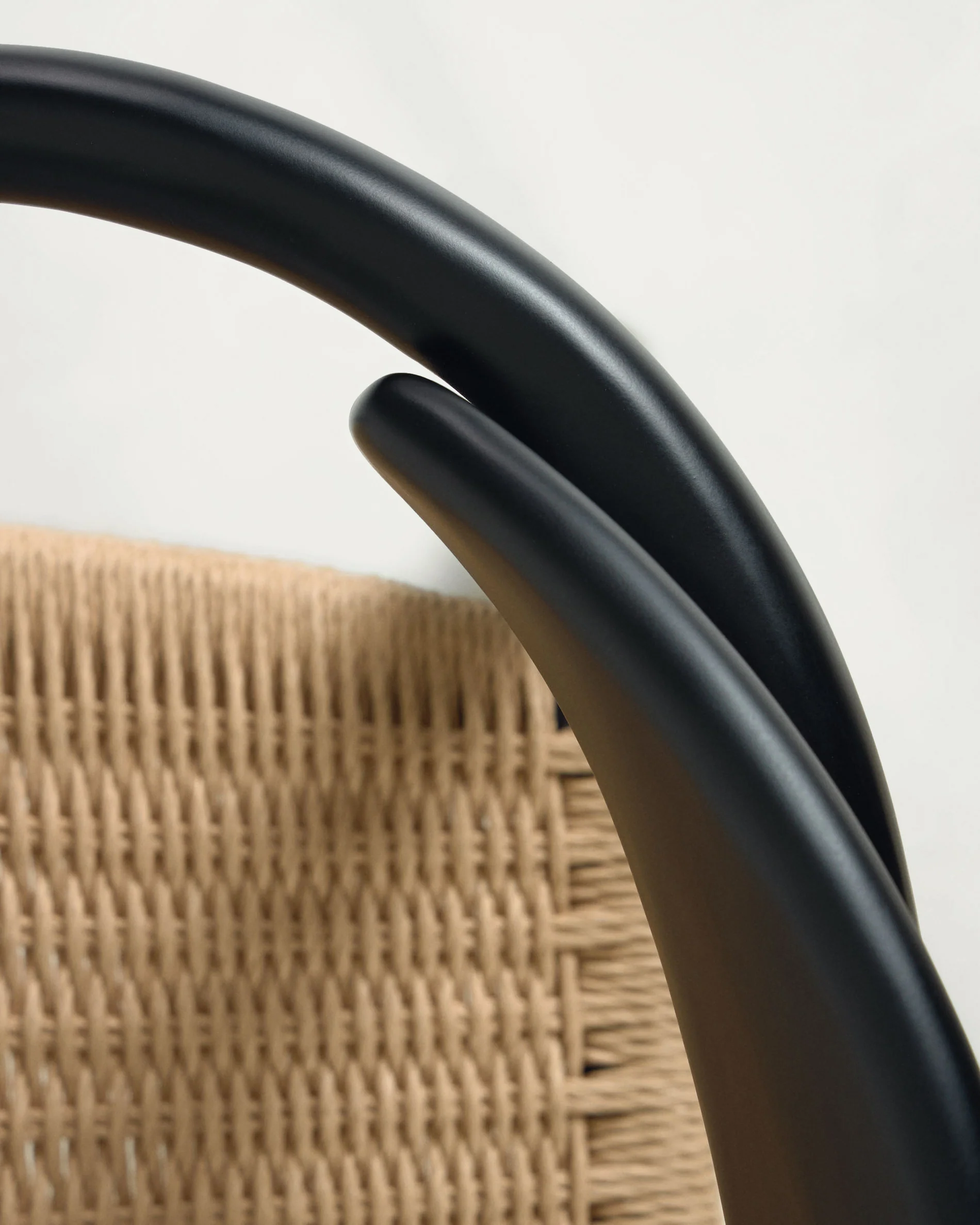 Nina stapelbarer Stuhl aus massivem Akazienholz und Papierseil beige - Image 9