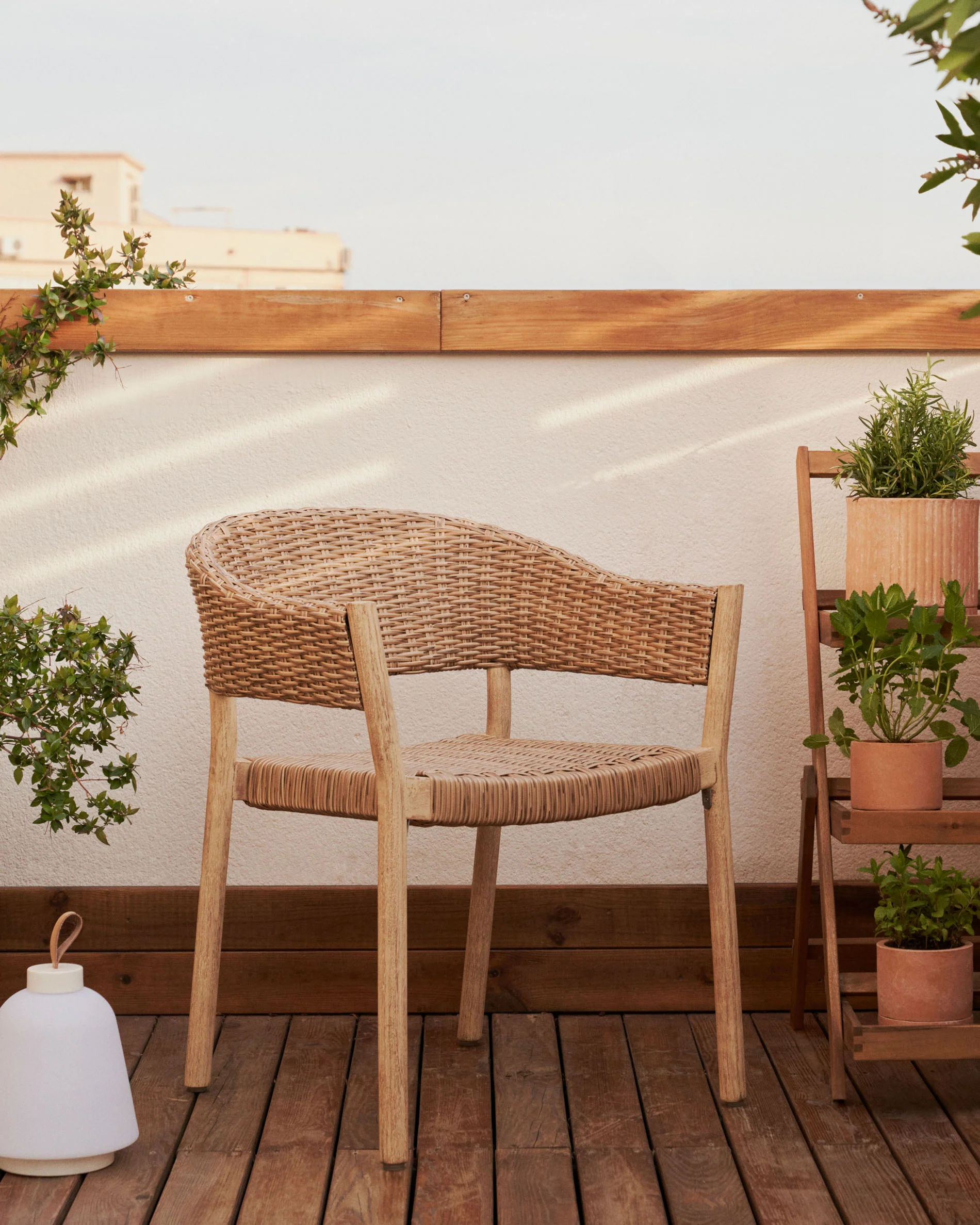 Pola stapelbarer Stuhl 100% Outdoor massiver Eukalyptus 100% FSC Kunstrattan natürliches F - Image 2