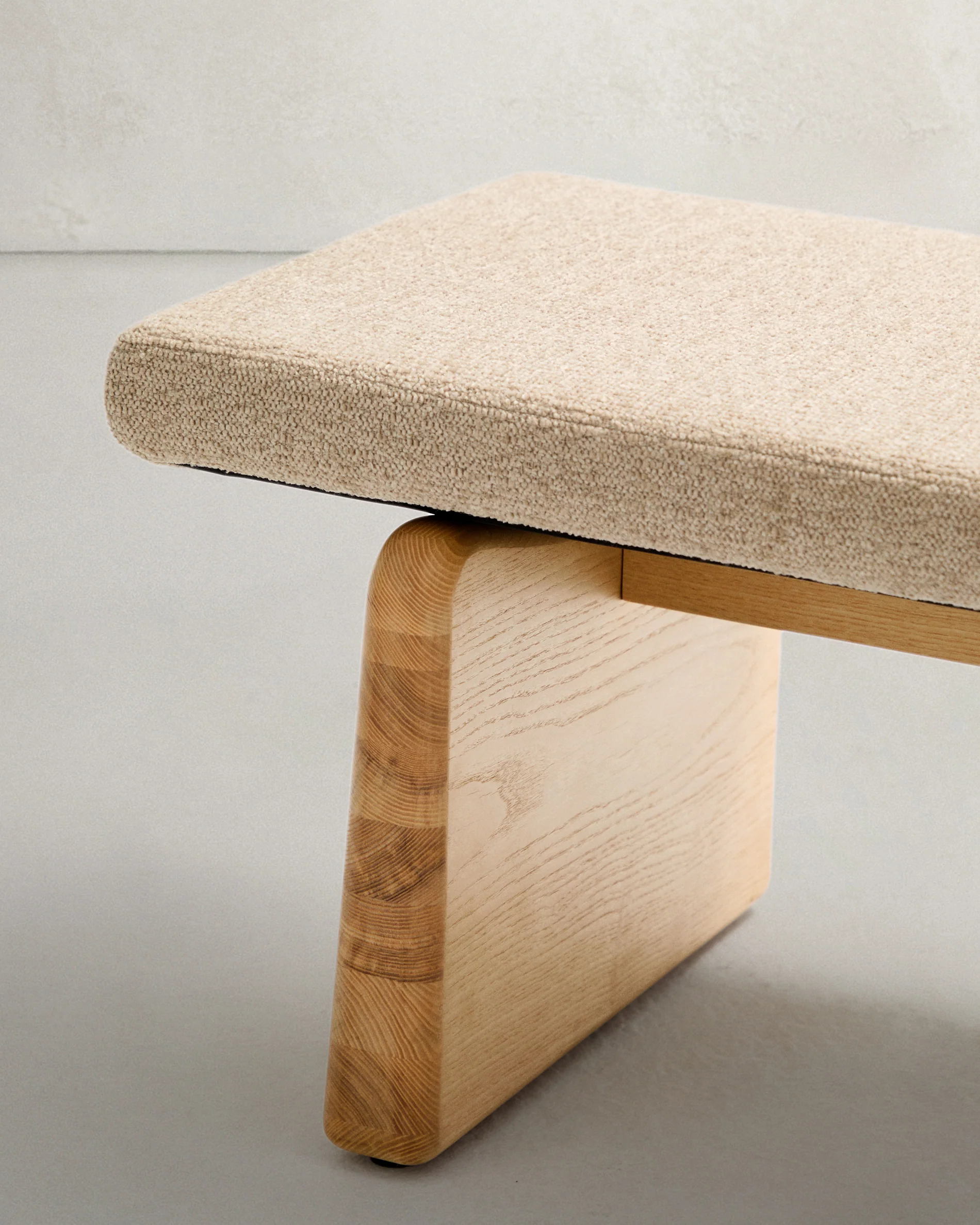Polsterbank Topaz beige Chenille und massives Eschenholz mit natürlichem Finish 150cm FSC 100% - Image 10