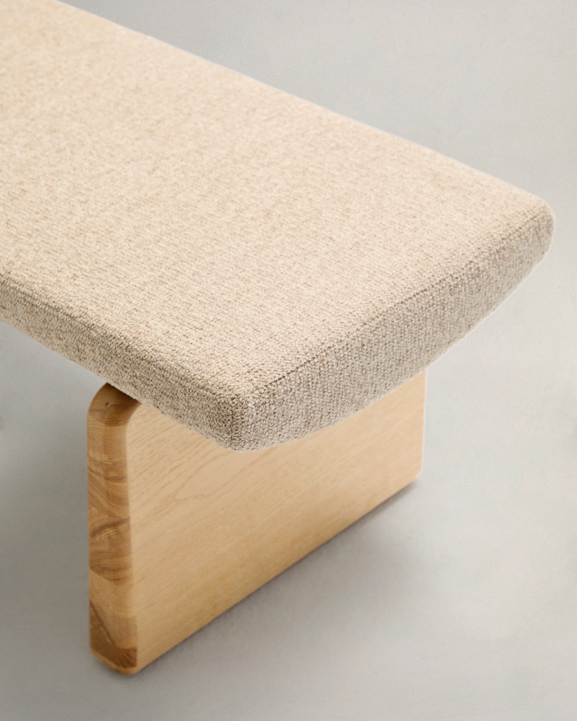 Polsterbank Topaz beige Chenille und massives Eschenholz mit natürlichem Finish 150cm FSC 100% - Image 9