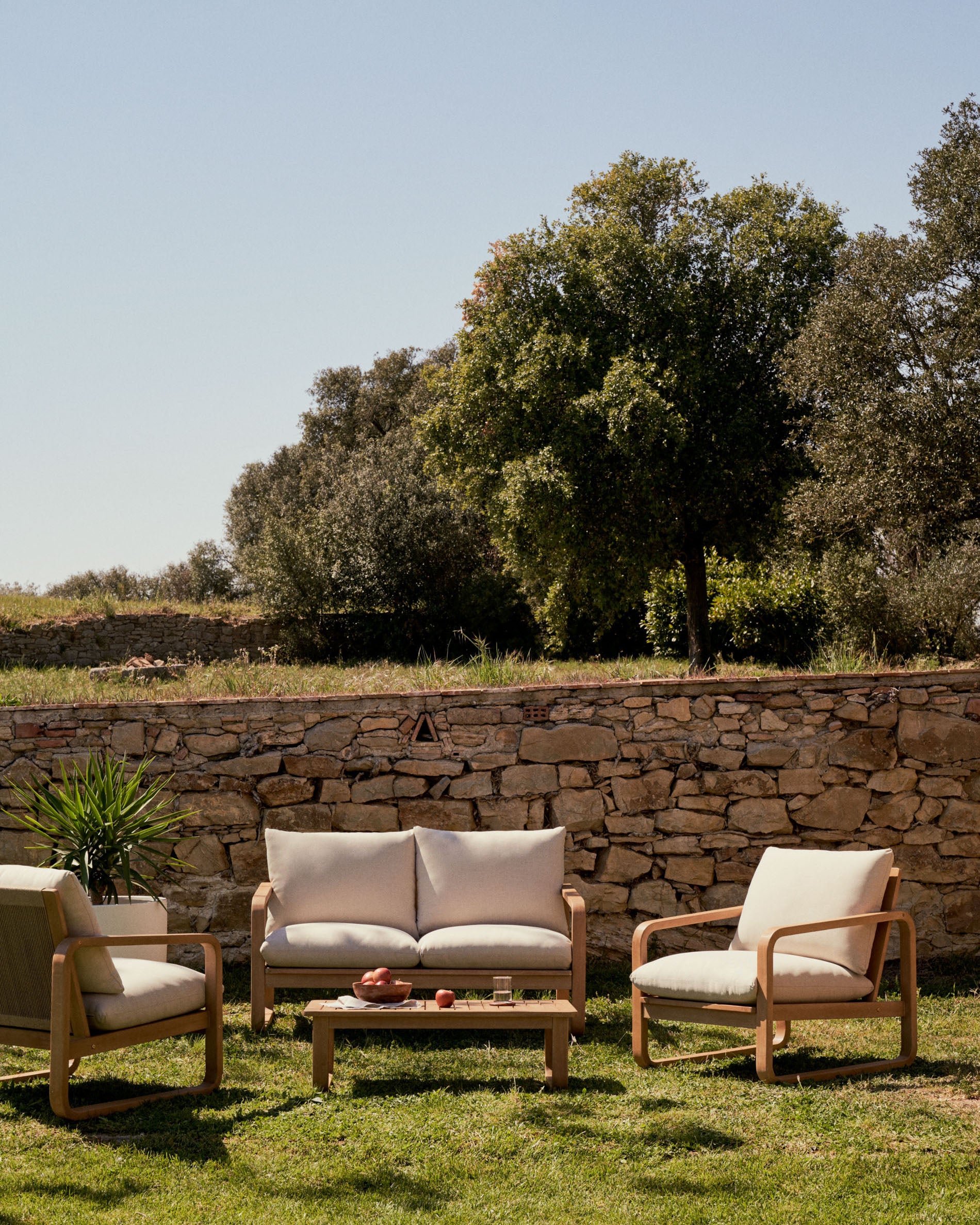 Sacaleta Couchtisch 100% outdoor massives Eukalyptusholz 100x60 cm FSC 100% - Image 3