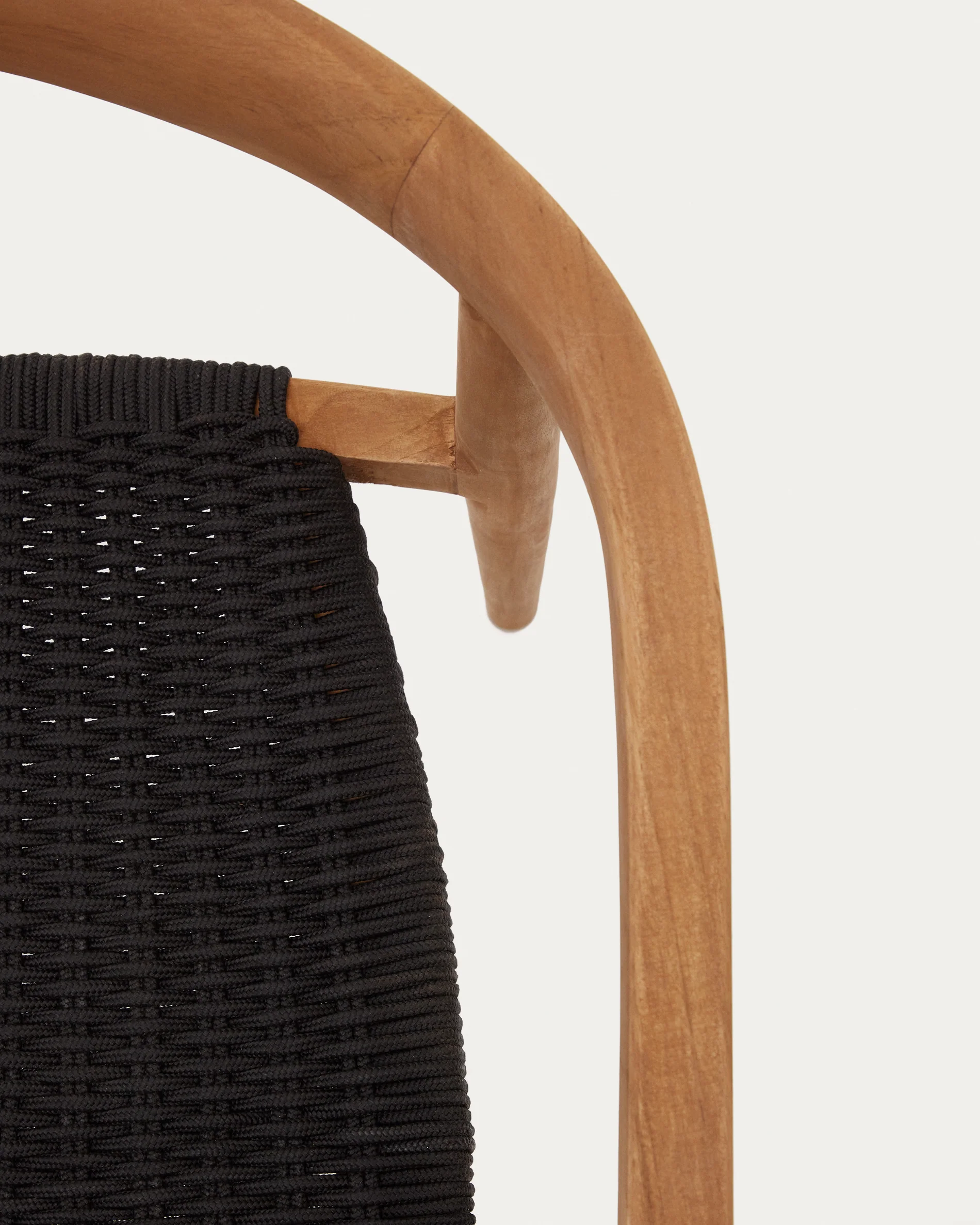 Ydalia stapelbarer Outdoor-Stuhl aus massivem Teakholz natürliches Finish schwarzes Seil - Image 10