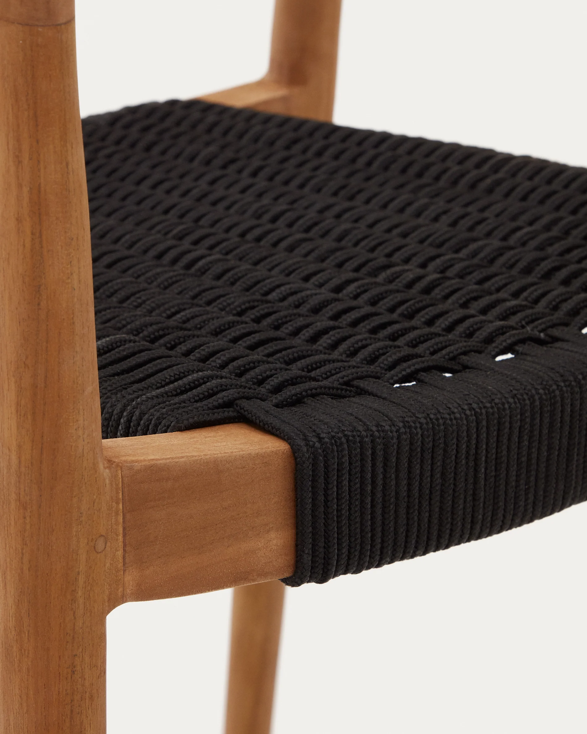 Ydalia stapelbarer Outdoor-Stuhl aus massivem Teakholz natürliches Finish schwarzes Seil - Image 13