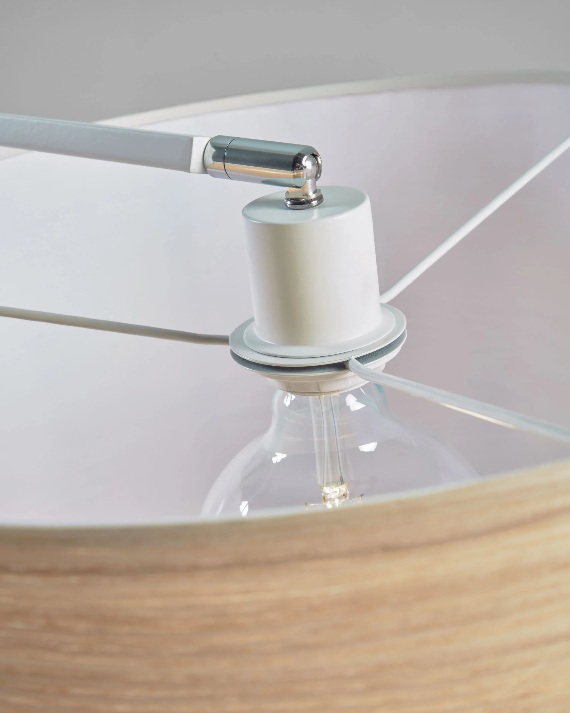 Stehlampe Juhe aus Eschenholzfurnier, Metall und weißem Marmor - Image 6