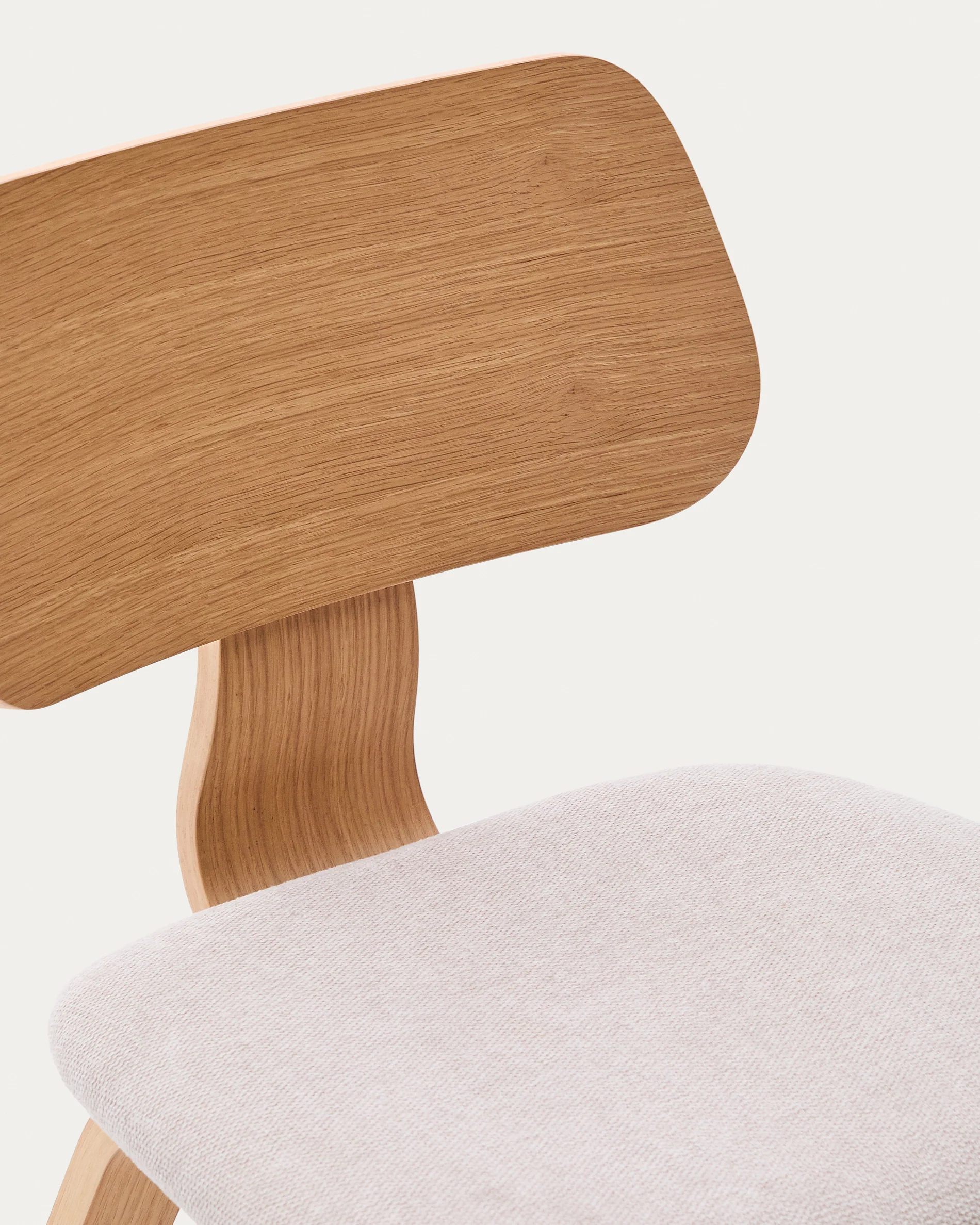 Stuhl Gena beige Chenille-Sitzfläche mit Eichenfurnier und Kautschukholzrahmen - Image 8