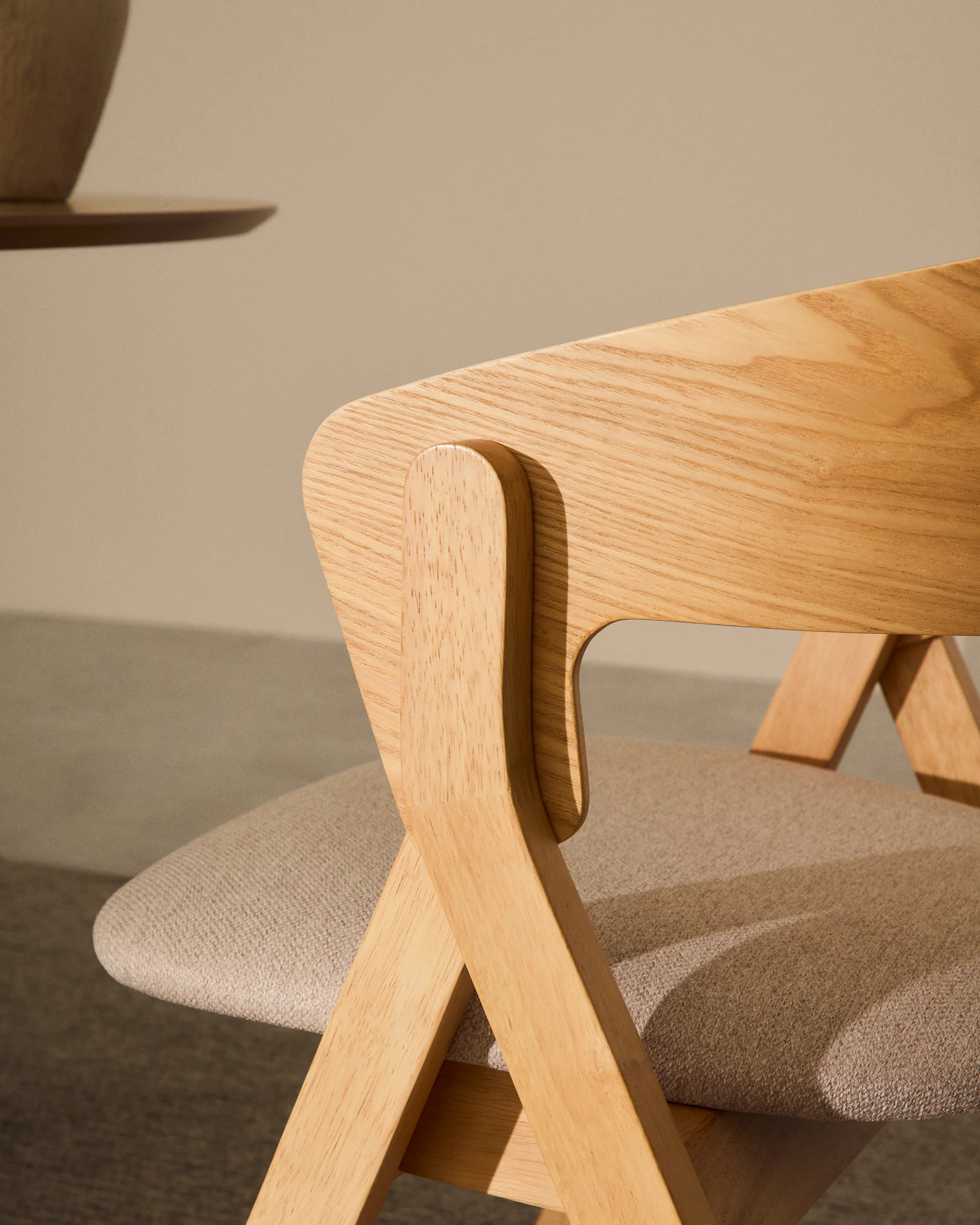 Stuhl Godia aus Eschefurnier und massivem Kautschukholz mit naturfarbenem Finish und beigefarbener Chenille - Image 10