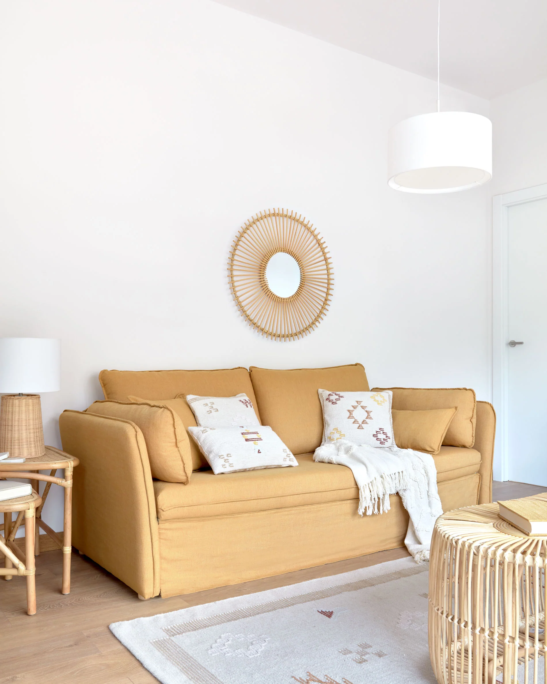 Tanit Schlafsofa senffarben und Beine aus massivem Buchenholz natürliches Finish 210 cm - Image 9