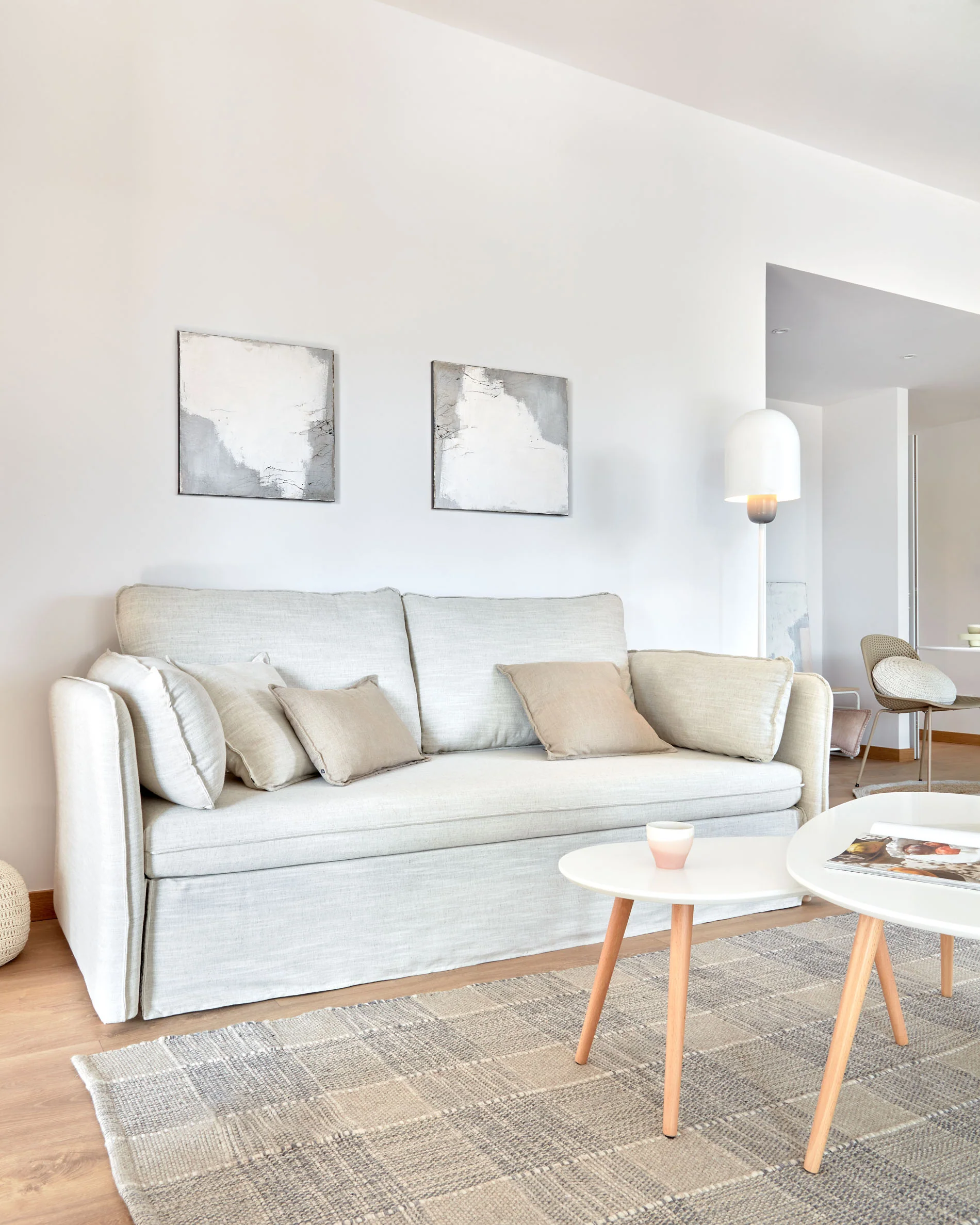Tanit Schlafsofa weiß und Beine aus massivem Buchenholz mit natürlichem Finish 210 cm - Image 3