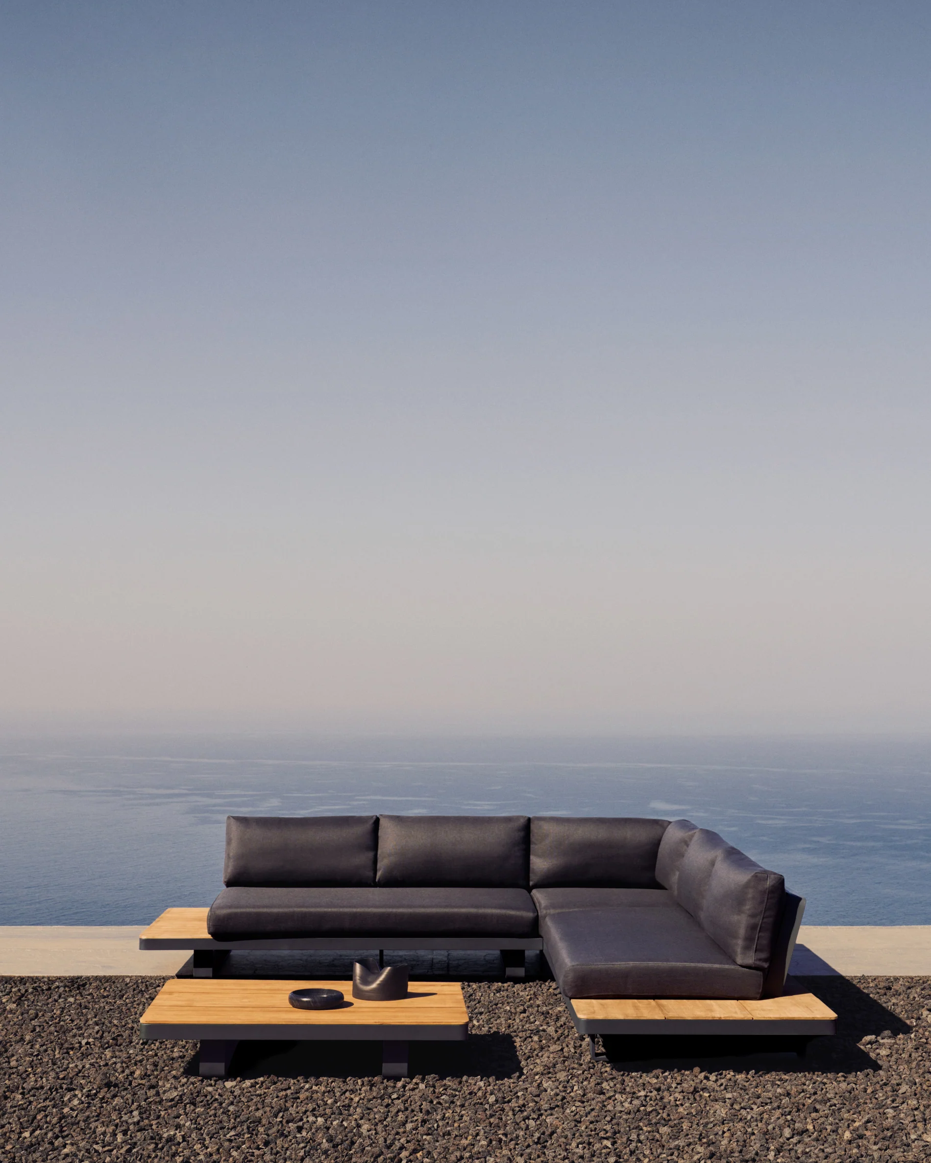 Tosqueta Set 5-Sitzer-Ecksofa und Tisch aus Aluminium und massivem Teakholz FSC 100% - Image 2