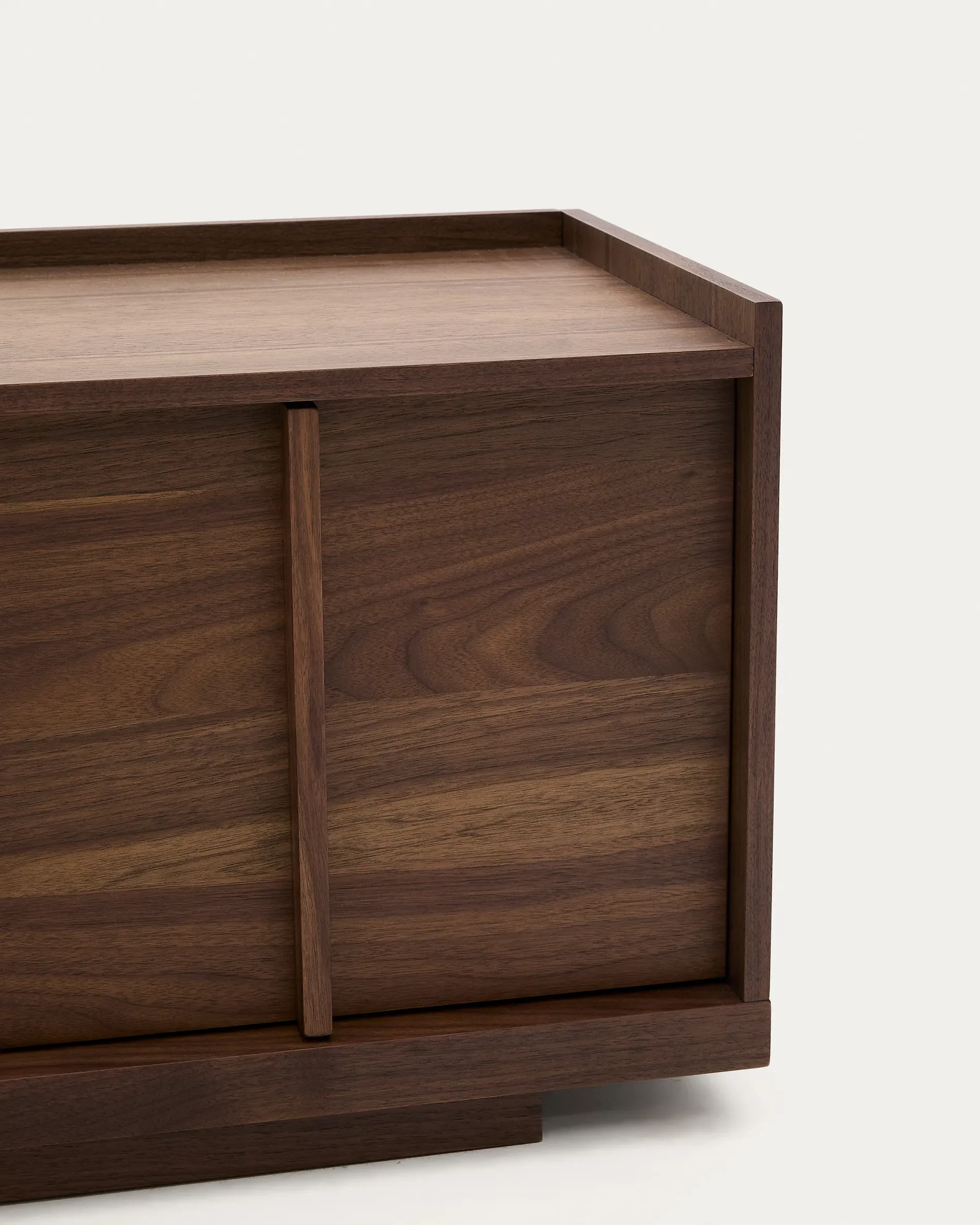 TV-Möbel Onix aus Walnussfurnier mit dunklem Finish 200 x 45 cm FSC Mix Credit - Image 10