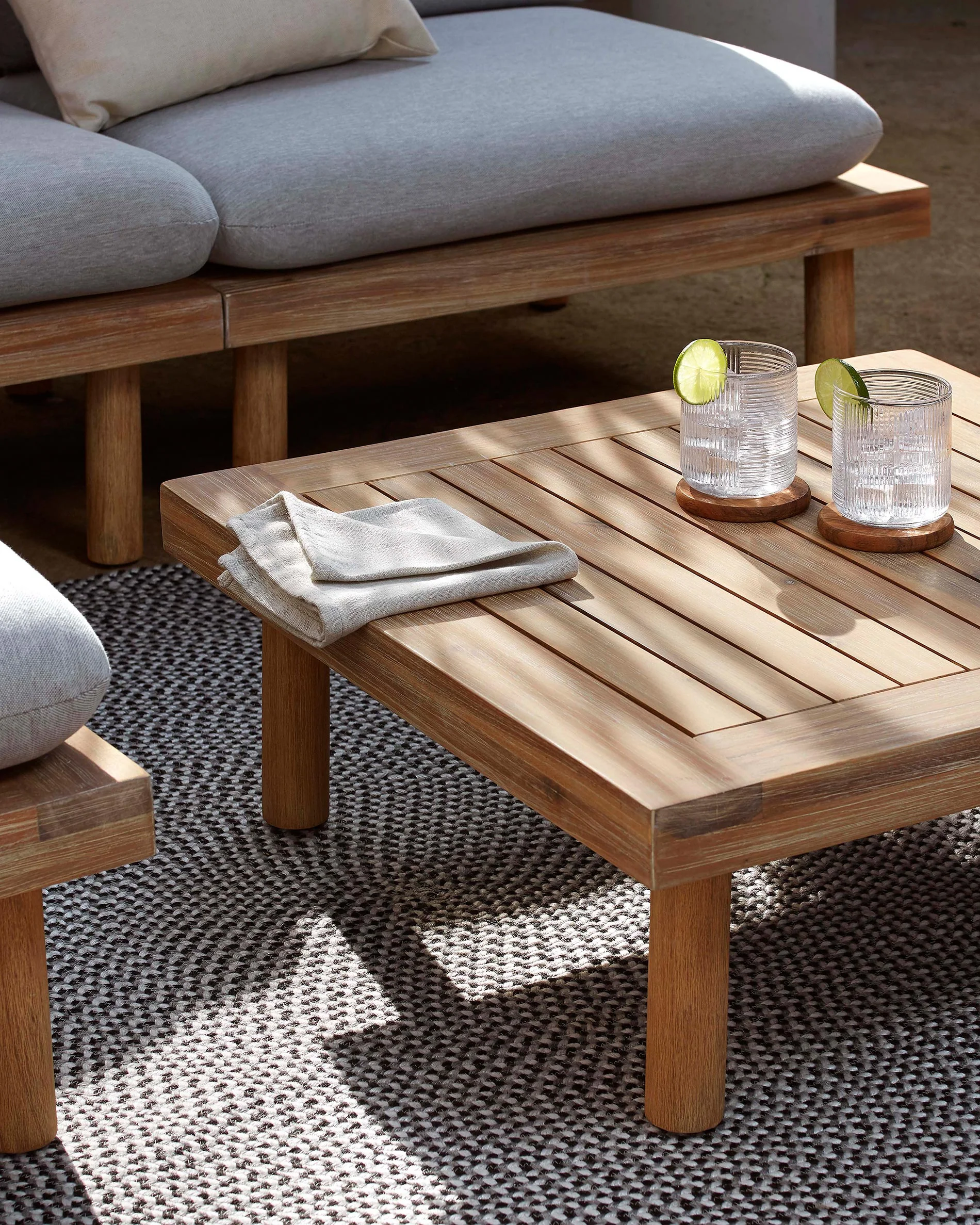 Viridis Outdoor Set, bestehend aus 4 Sessel und 2 Tischen FSC 100% - Image 3