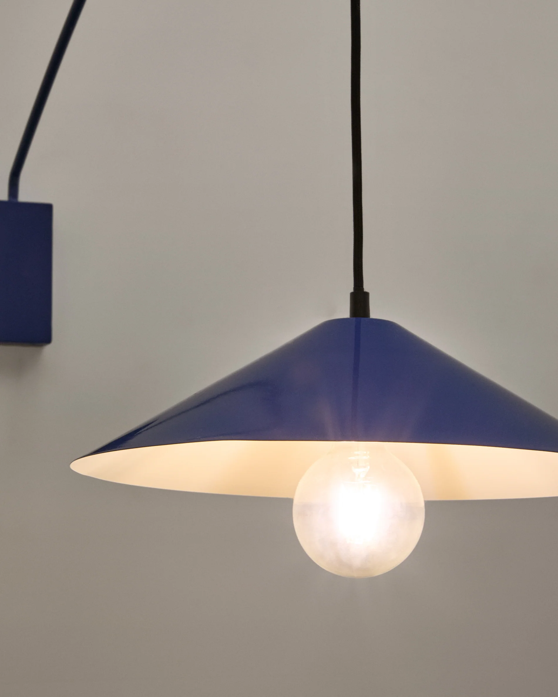 Wandleuchte Kally aus Metall mit blau lackiertem Finish - Image 4