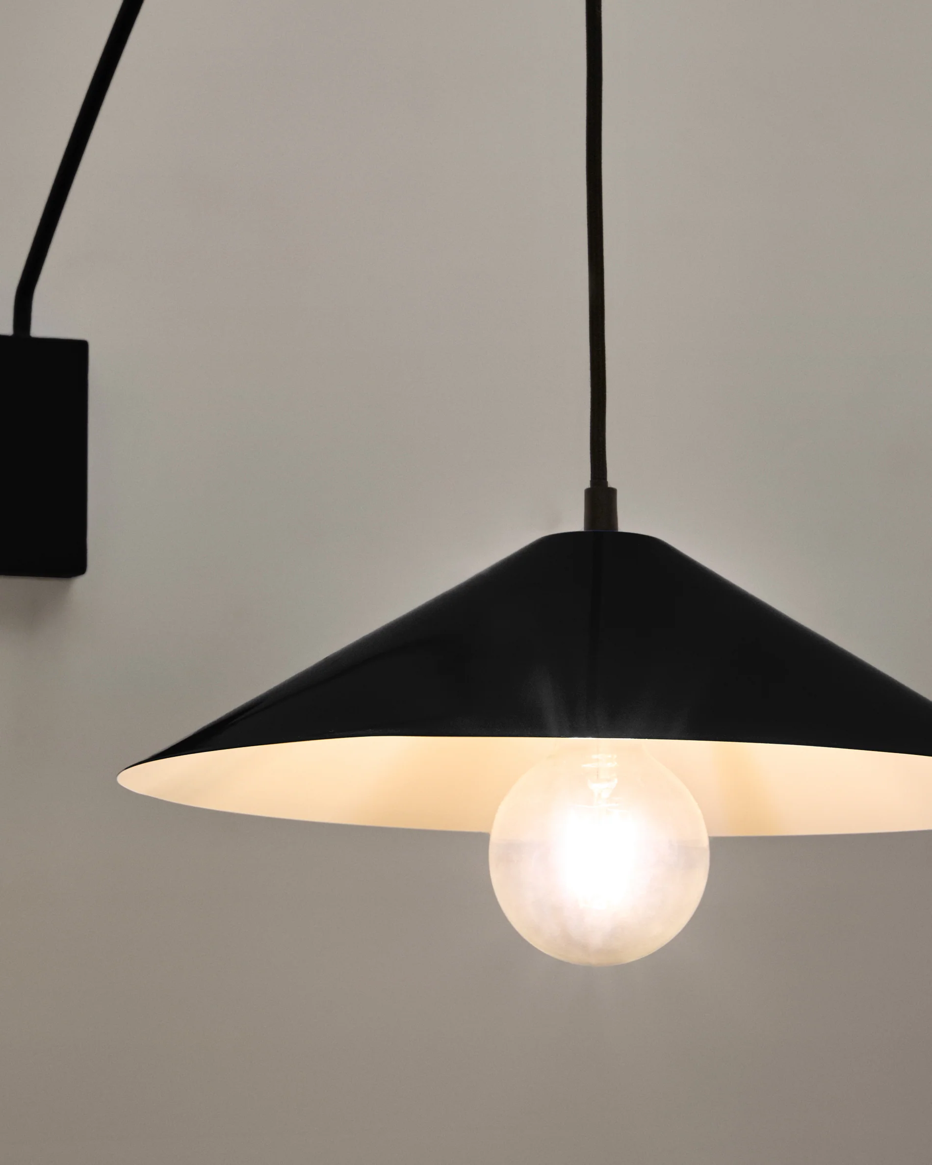 Wandleuchte Kally aus Metall mit schwarz lackiertem Finish - Image 5