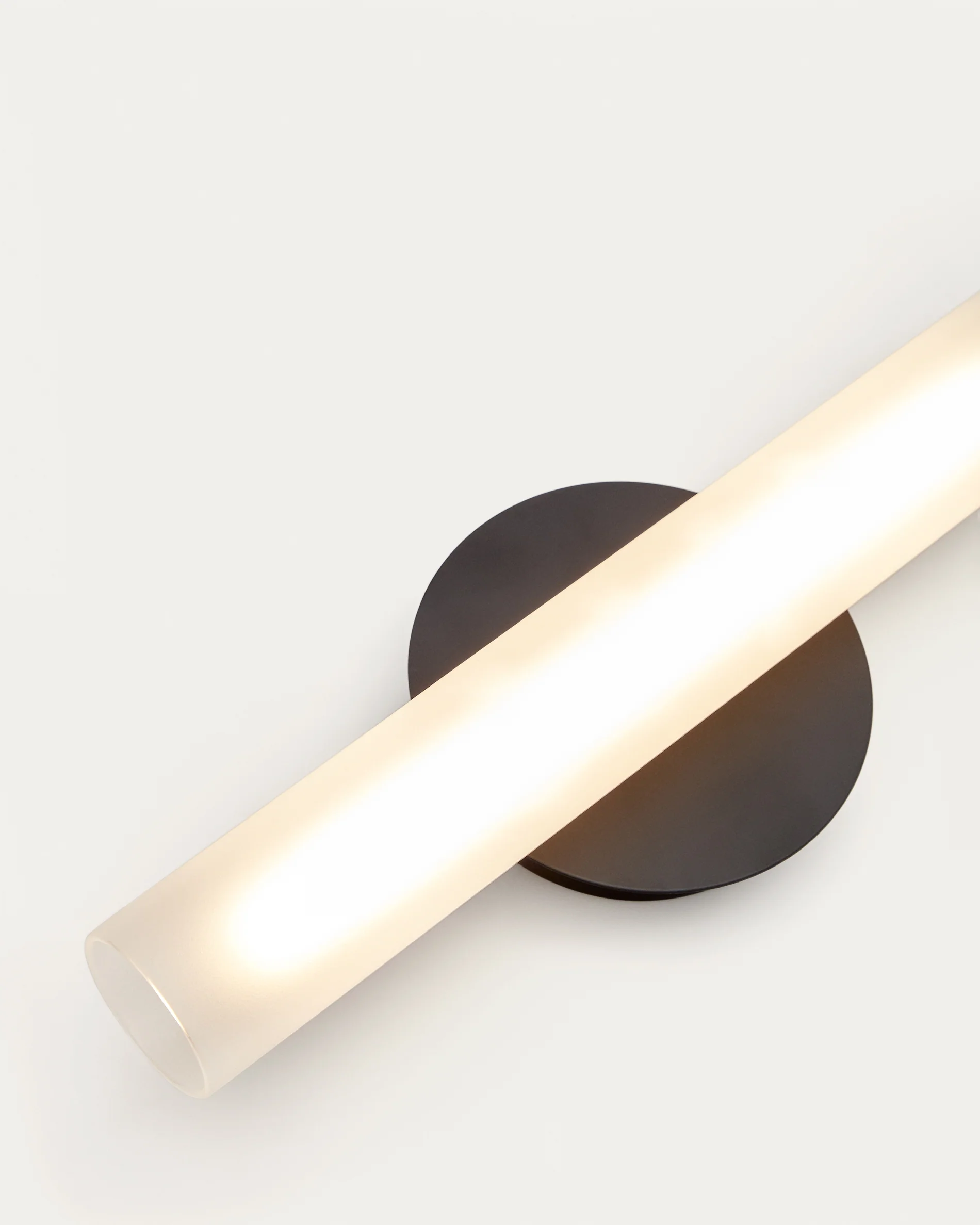 Wandleuchte Vauxall aus Metall und Mattglas - Image 5