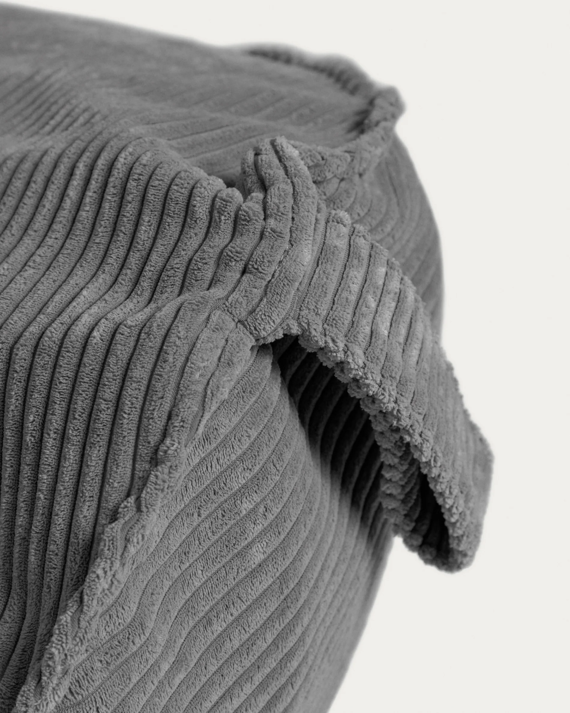Wilma Pouf breiter Cord grau Ø 80 cm - Image 7