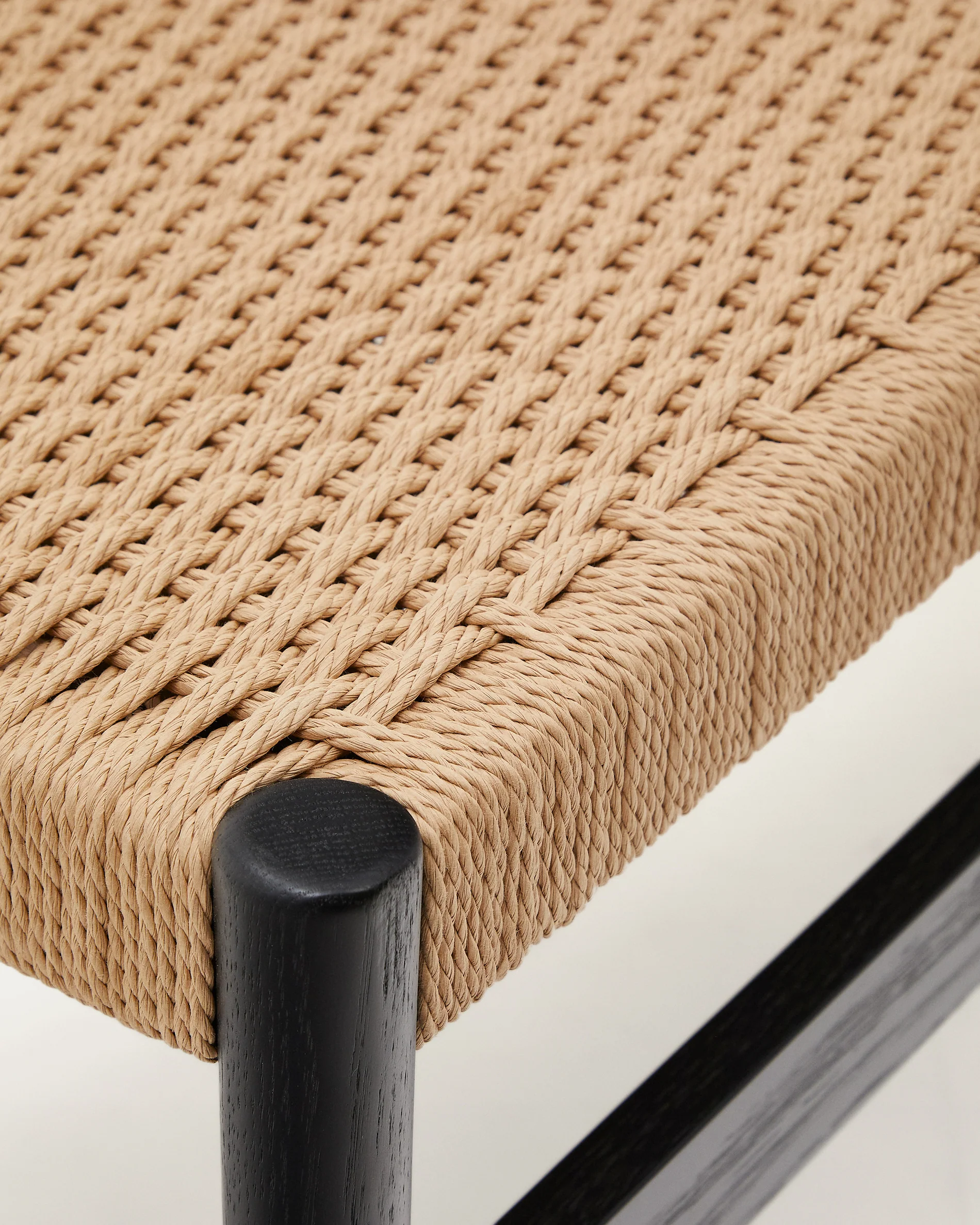 Zaide Bank aus massivem Eichenholz mit schwarzem Finish und Seilsitzfläche FSC 100% 120 cm - Image 6
