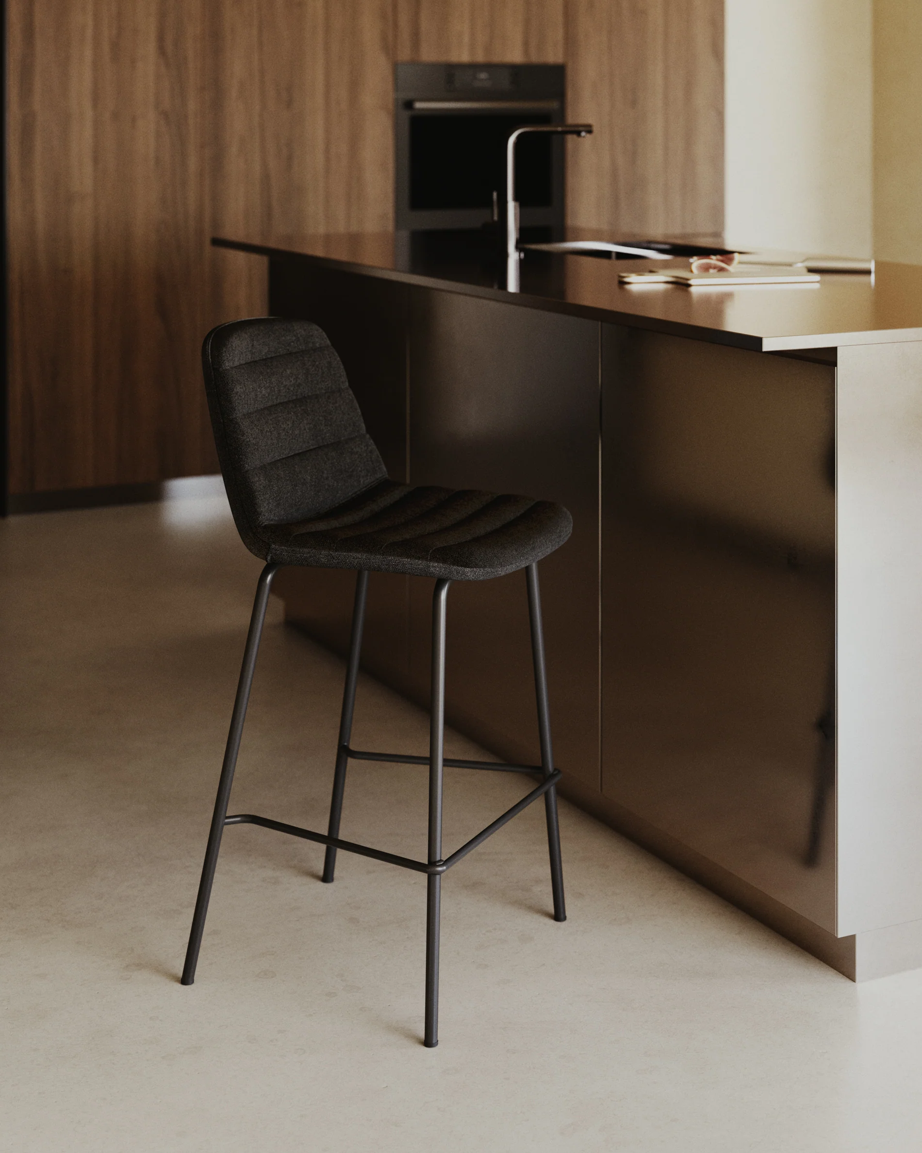 Zunilda Hocker aus schwarzem Chenille und Stahl mit mattschwarzem Finish Höhe 65cm FSC 100% - Image 6