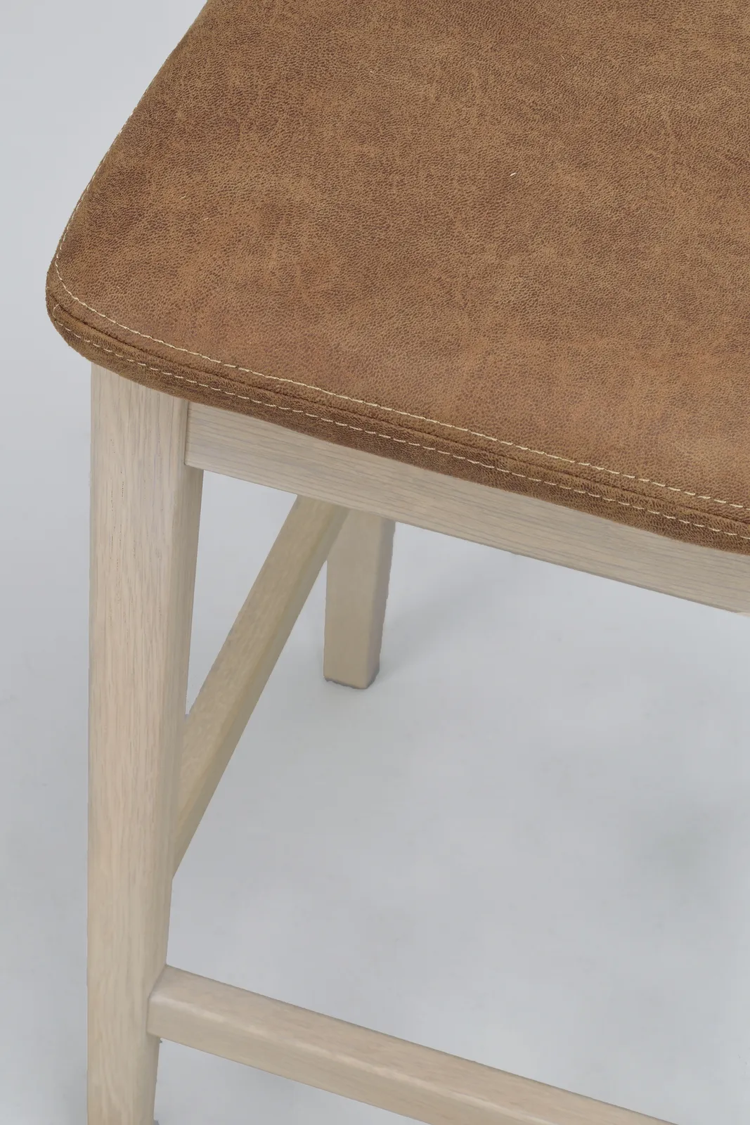 LIVERMORE Hocker aus Eiche Braun/weiß pigmentiert 40x40x68cm - Image 2
