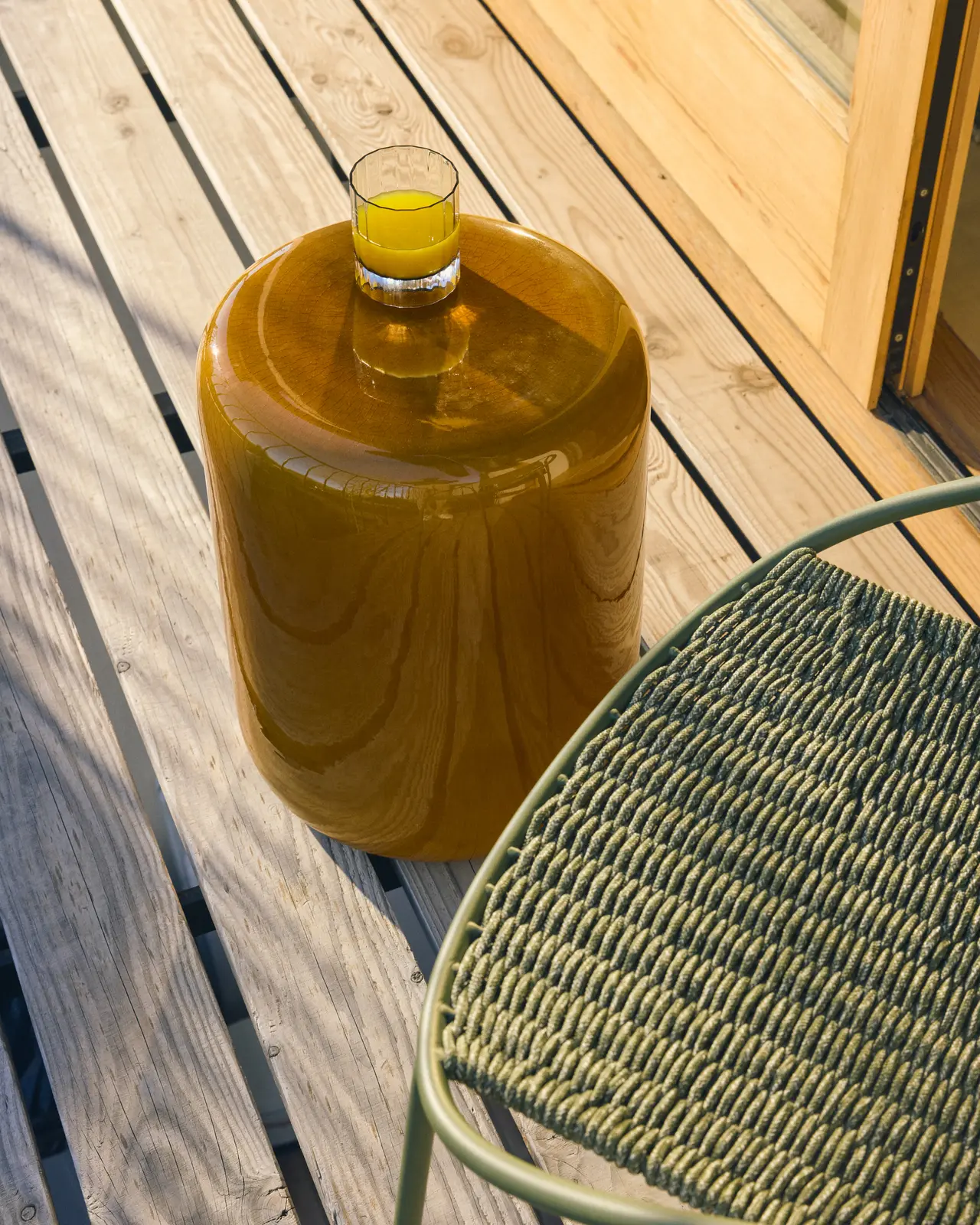 Outdoor-Beistelltisch Mesquida aus Keramik mit senfgelber Glasur, Ø 35 cm - Image 2