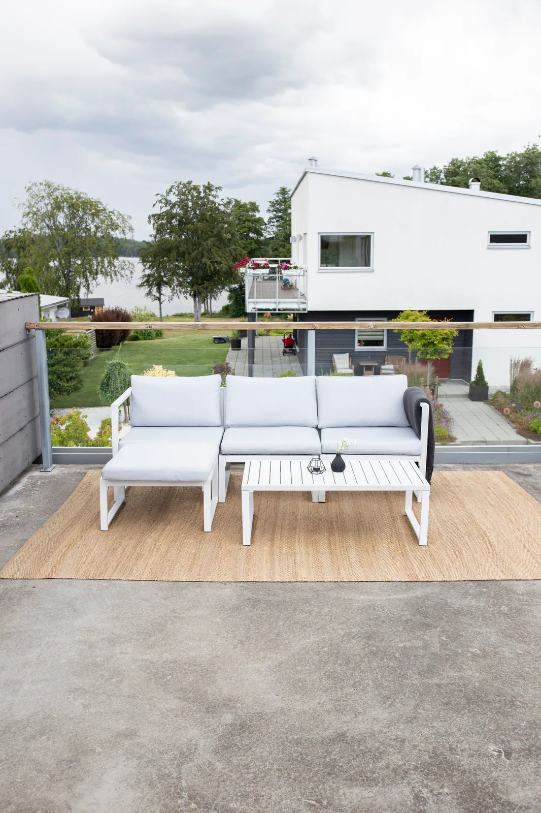 Outdoor Lounge-Set Salvador aus Aluminium in Weiss mit grauen Kissen - Image 2