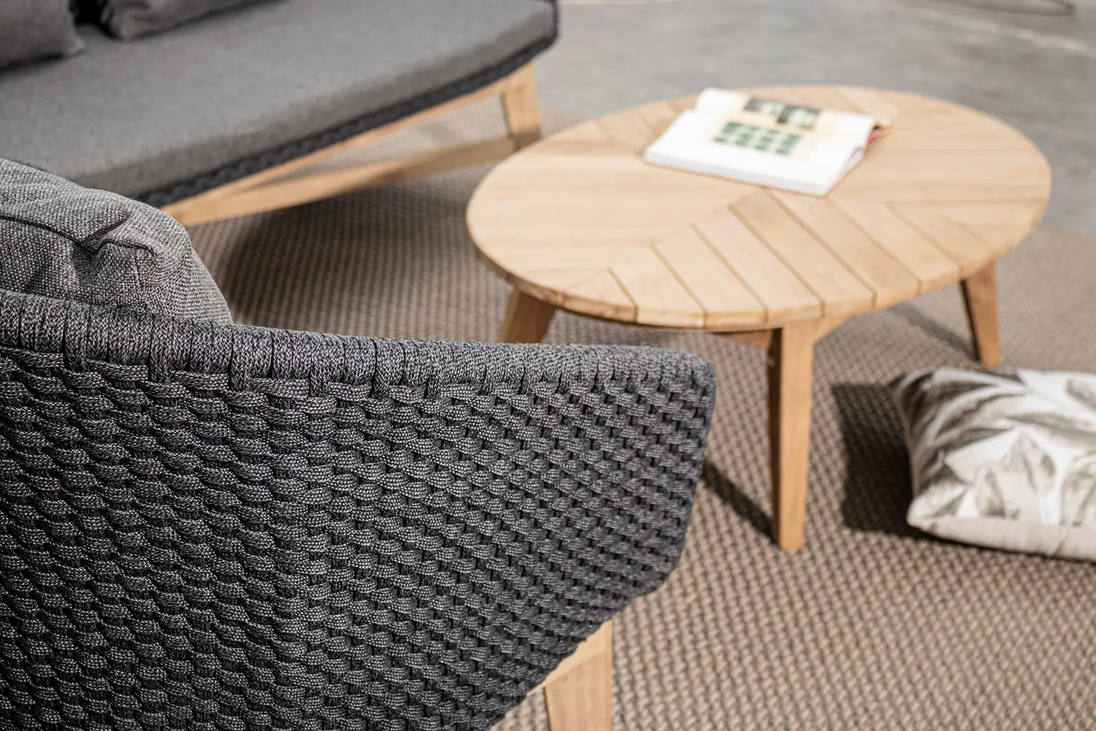 Outdoor Sessel Coachella mit Kissen Anthrazit - Image 4