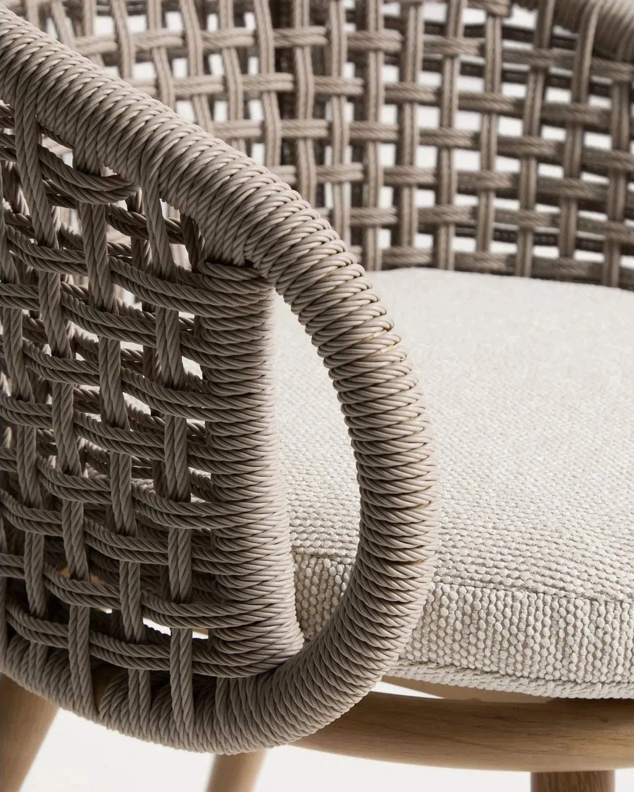 Outdoor-Stuhl Lidario aus Aluminium in Holzoptik und Kunststoffseil in Taupe - Image 3