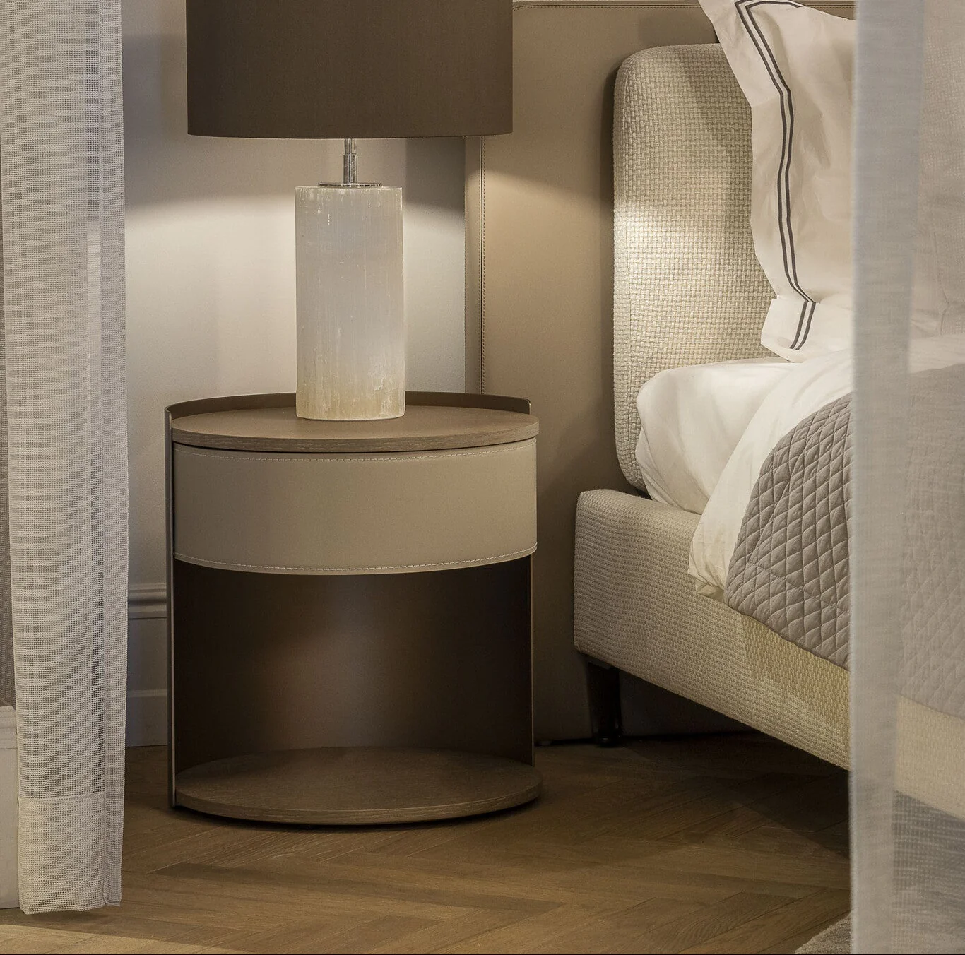 ROMEO Nachttisch - Image 2