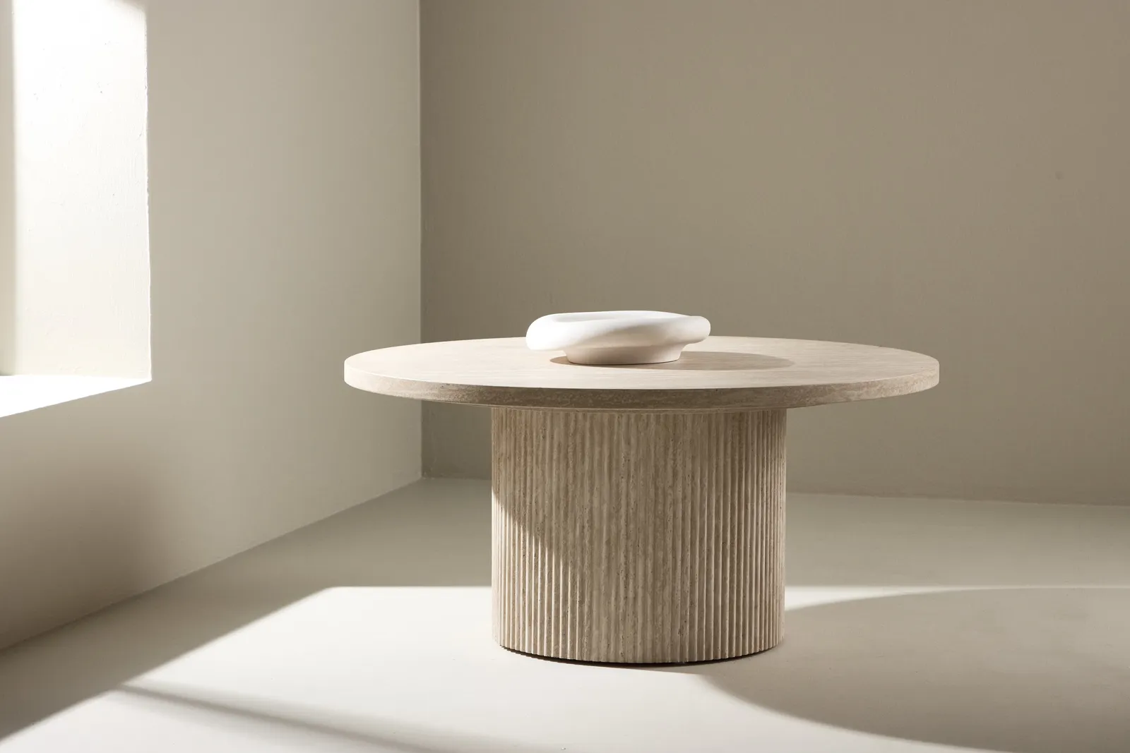 Runder Couchtisch Härön in beige mit Travertinlook ⌀80 - Image 2