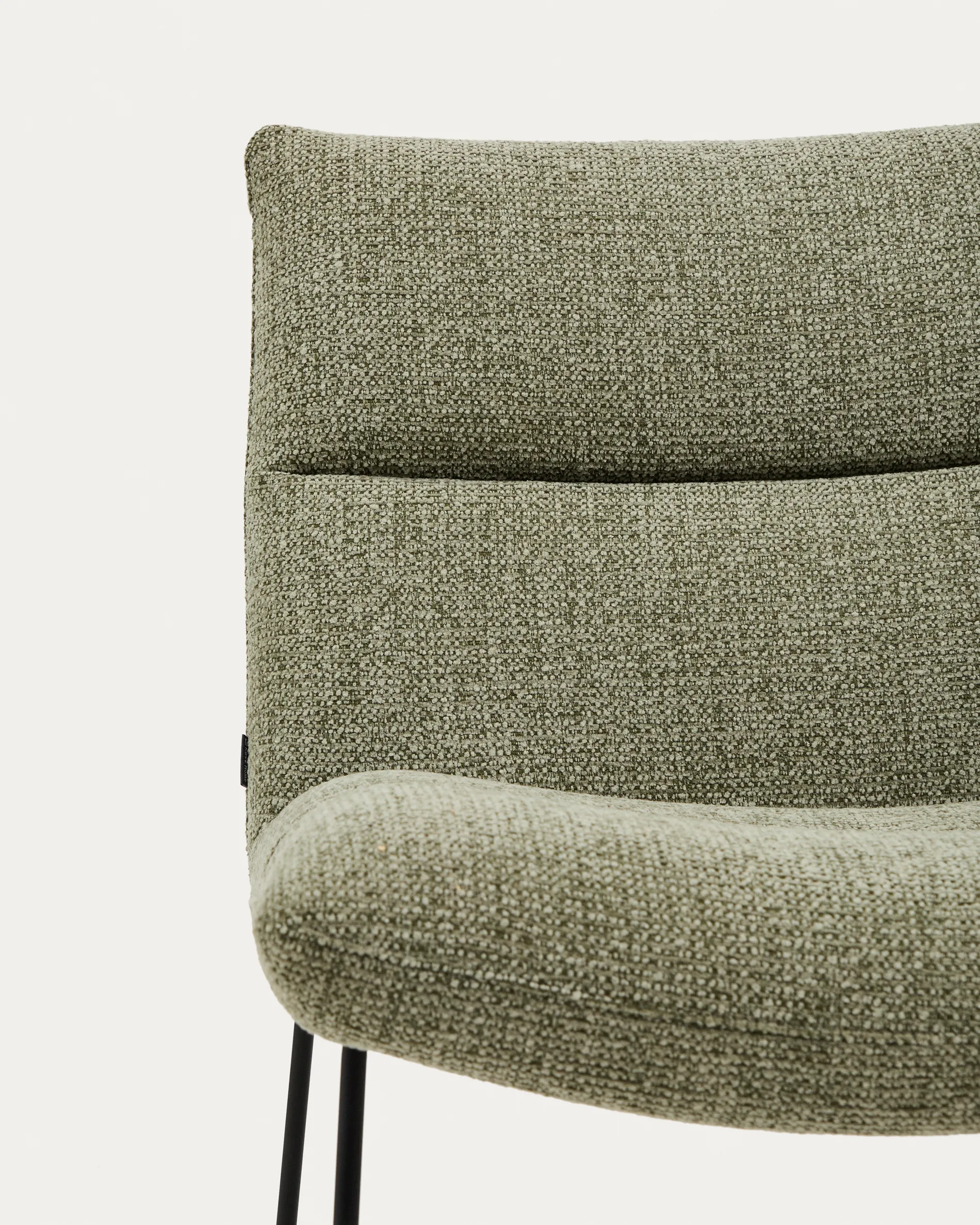 Sessel Asen in Chenille mit schwarzen Stahlbeinen FSC 100% - Image 17