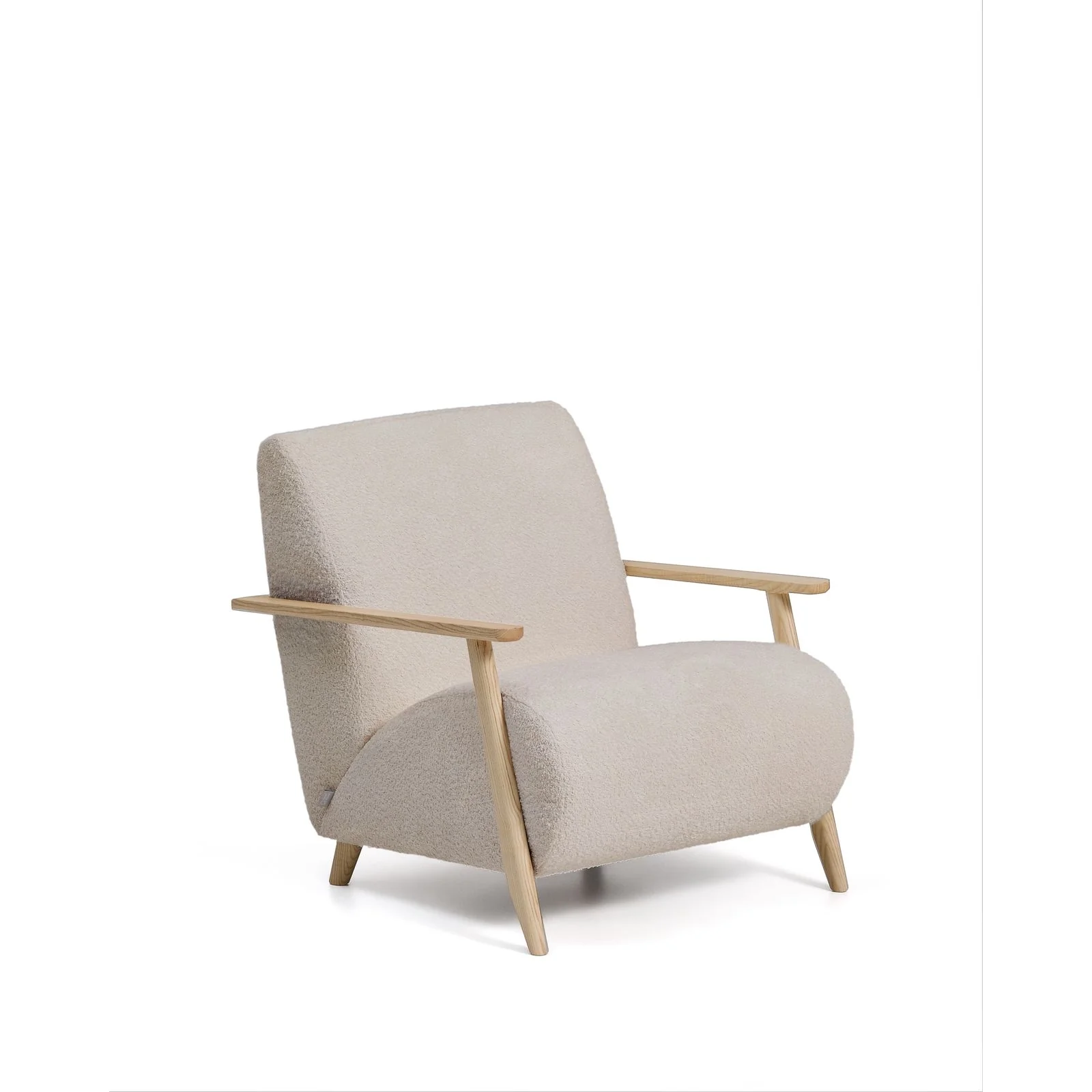 Sessel Meghan in beigem, schwer entflammbarem Lammfellimitat mit massivem Eschenholz mit naturfarbenem Finish, FSC Mix Credit