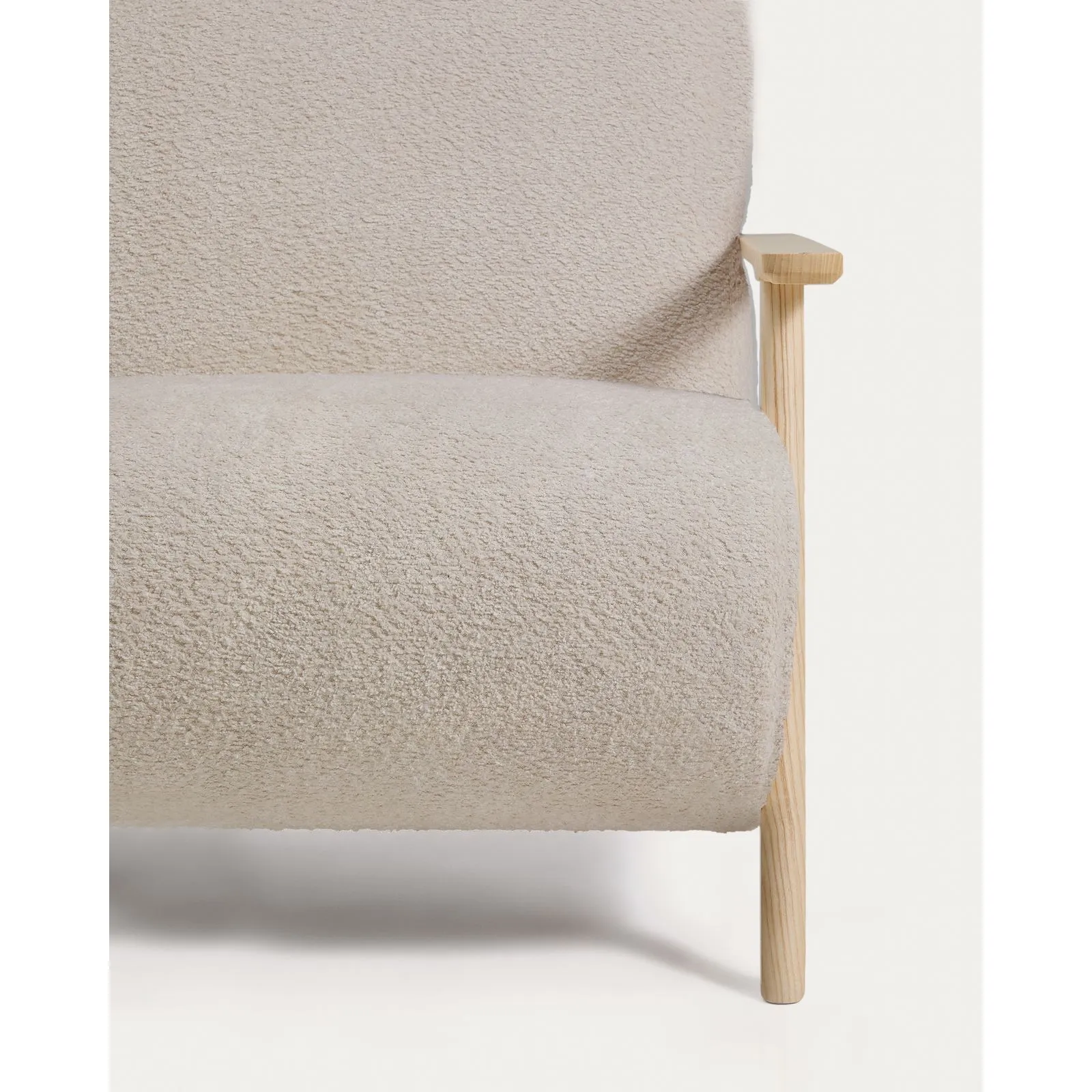 Sessel Meghan in beigem, schwer entflammbarem Lammfellimitat mit massivem Eschenholz mit naturfarbenem Finish, FSC Mix Credit - Image 6