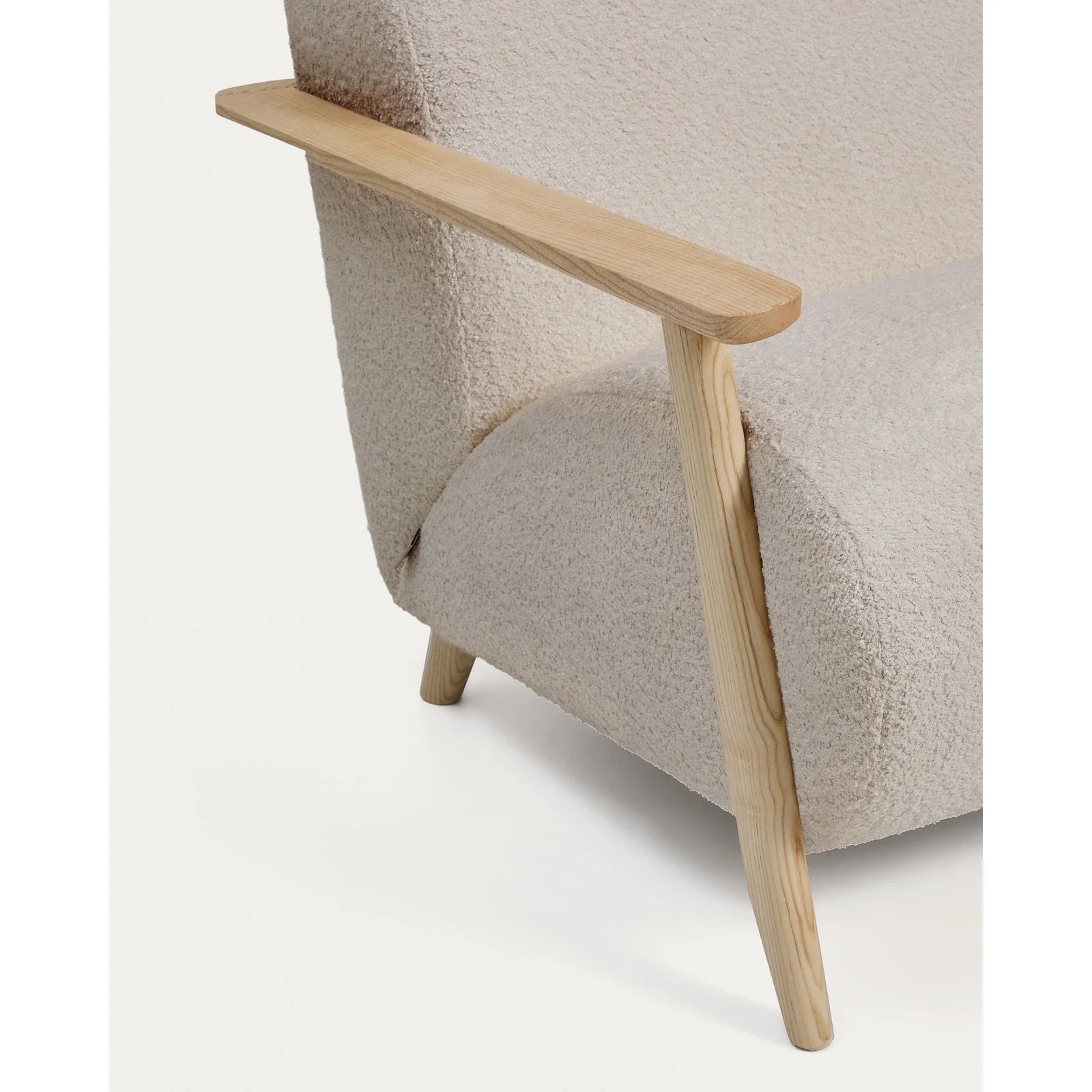 Sessel Meghan in beigem, schwer entflammbarem Lammfellimitat mit massivem Eschenholz mit naturfarbenem Finish, FSC Mix Credit - Image 7