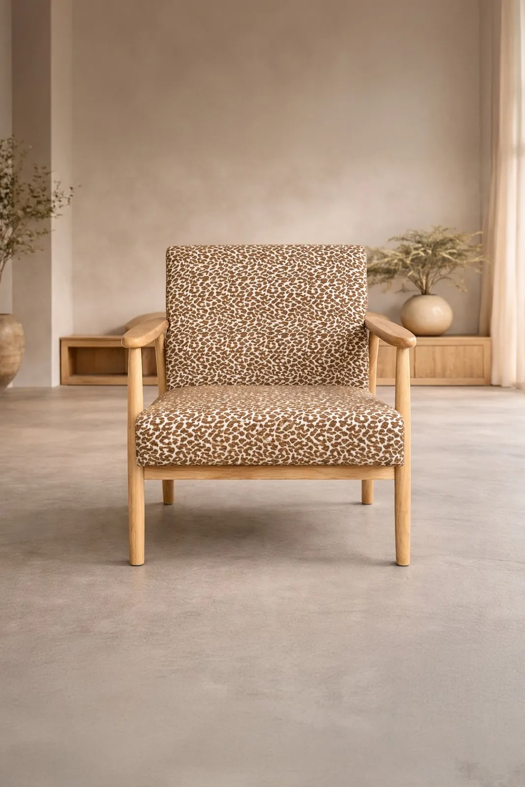 Sessel Runbert aus Gummiholz mit braunem Polsterbezug - Image 3