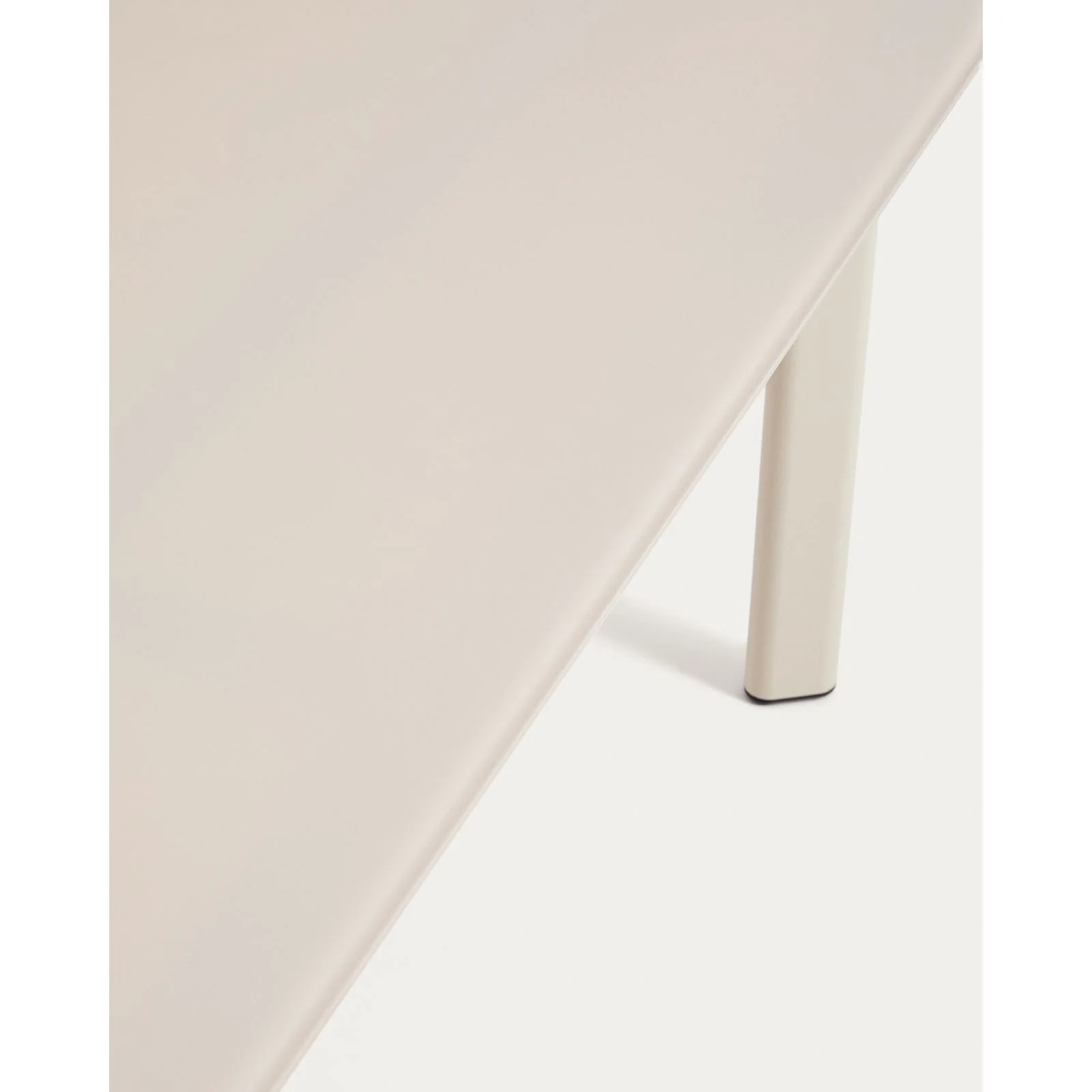 Set Erice mit 6 Stapelstühlen aus Aluminium und Seil und einem Tisch aus Aluminium und gehärtetem Glas in Ecru, 230 x 100 cm - Image 7