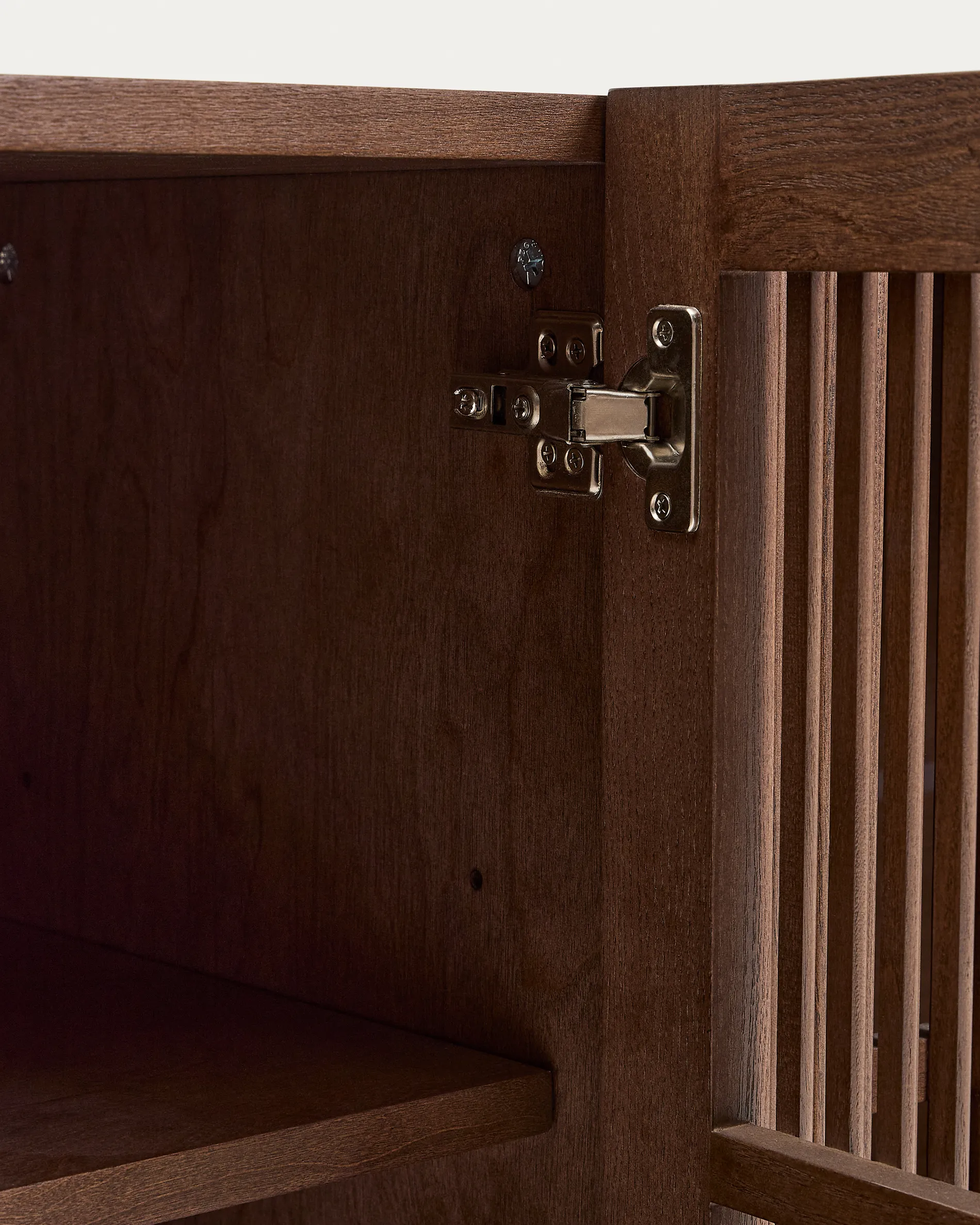 Sideboard Beyla aus Furnier und Massivholz aus Esche mit nussbaumfarbenem Finish 181 x 71,5 cm FSC 100% - Image 10