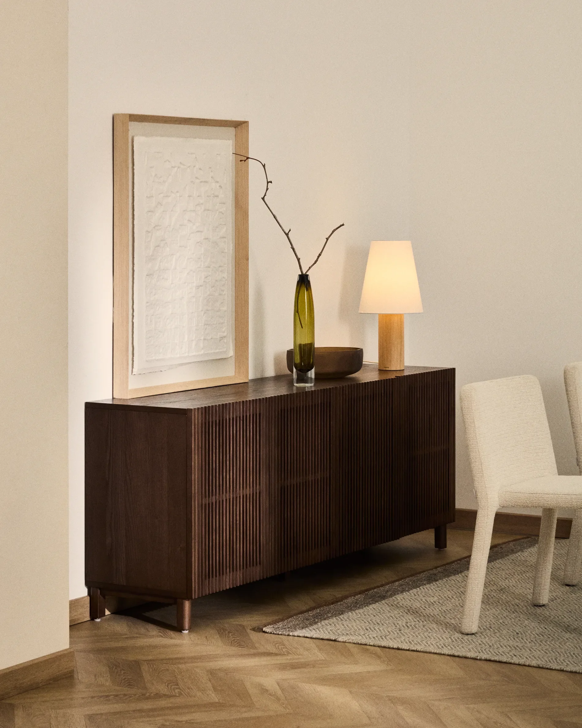 Sideboard Beyla aus Furnier und Massivholz aus Esche mit nussbaumfarbenem Finish 181 x 71,5 cm FSC 100% - Image 2