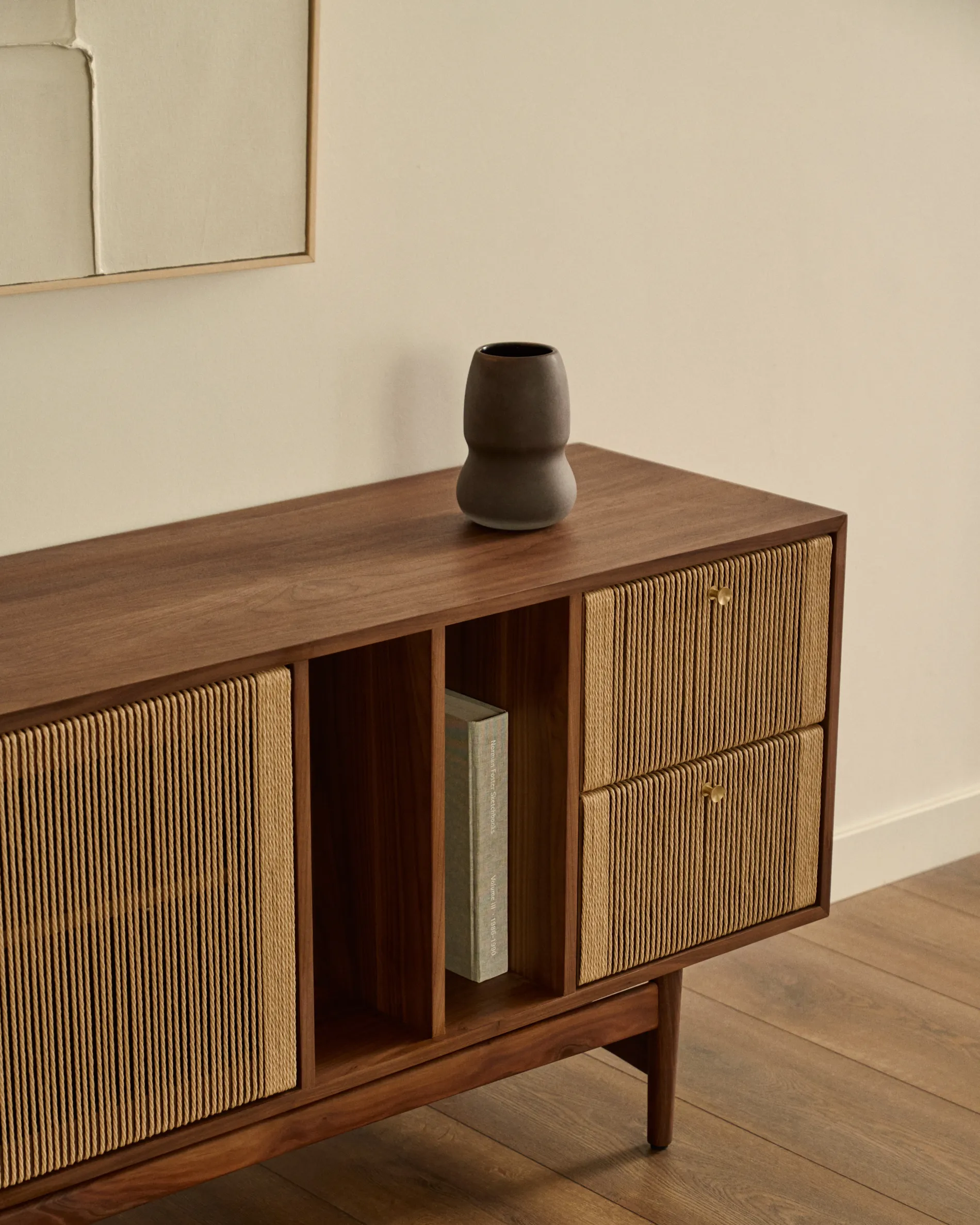 Sideboard Elan 2 Türen 2 Schubladen massives Nussholz und Furnier Seil 180x73cm FSC Mix Credit - Image 3