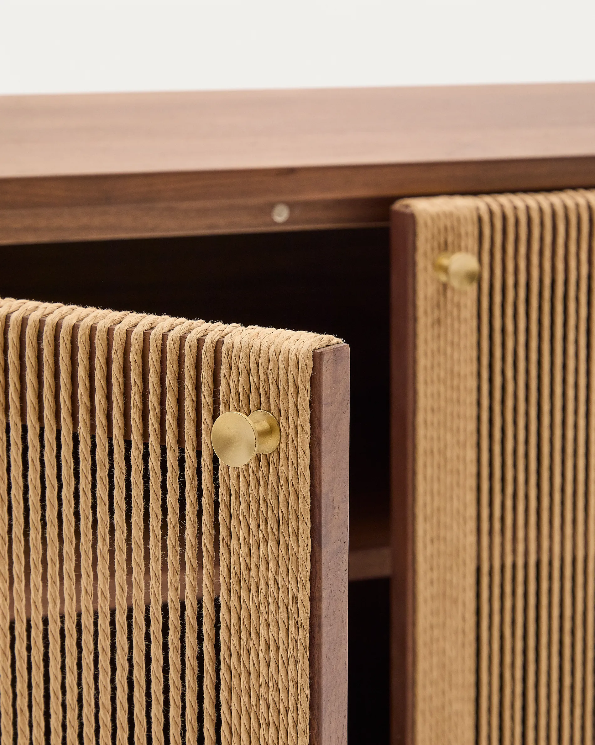 Sideboard Elan 2 Türen 2 Schubladen massives Nussholz und Furnier Seil 180x73cm FSC Mix Credit - Image 6