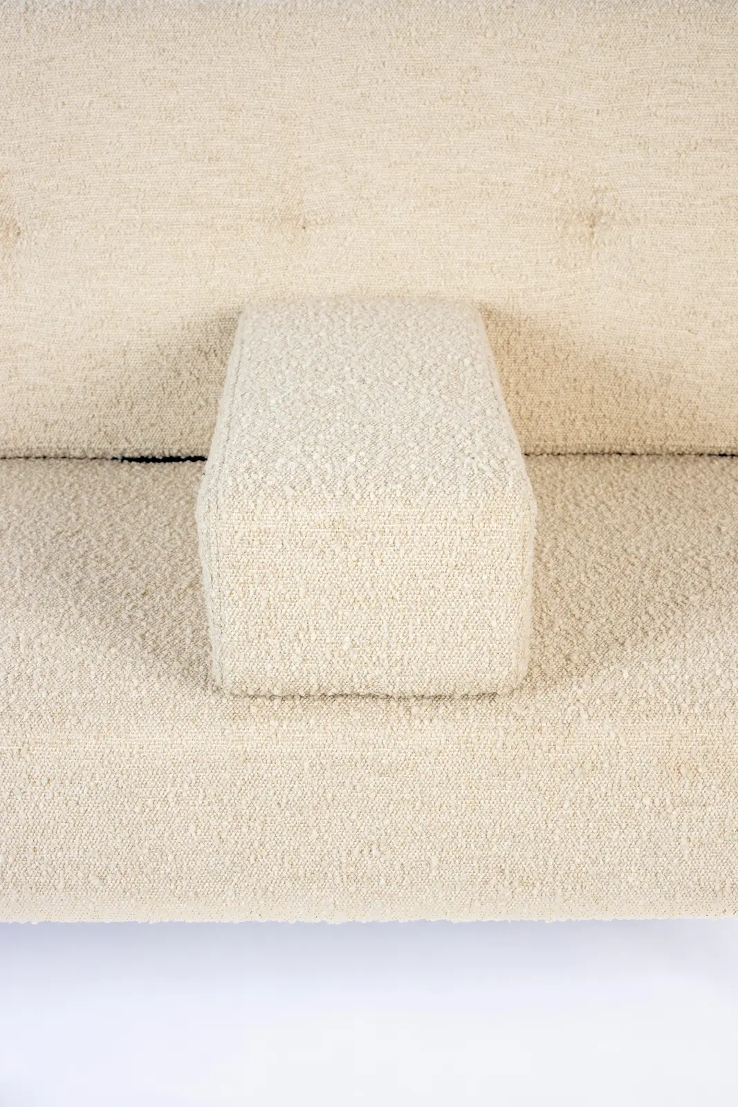 Sofa Bowie aus Stoff in Beige, 135×74×83 cm - Image 9