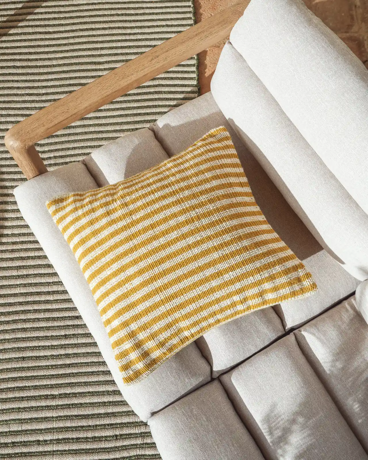 Sofa Menfi aus massivem Akazienholz und grünem Seil, 136 cm - Image 5