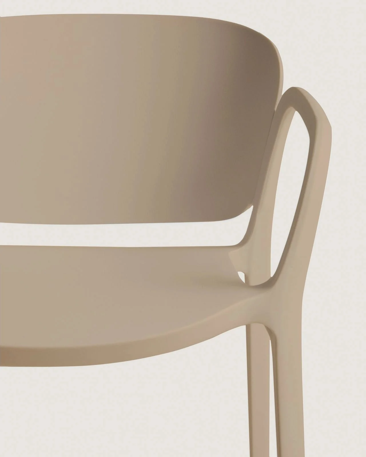 Stapelbarer Outdoor-Stuhl Ania in Beige - Image 2