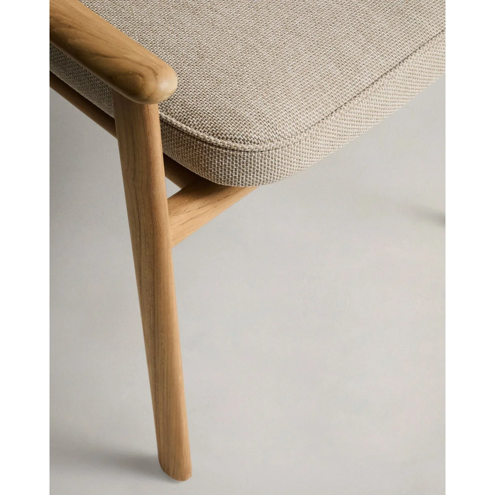 Stapelbarer Outdoor-Stuhl Elunda aus massivem Teakholz, FSC 100 % - Image 15