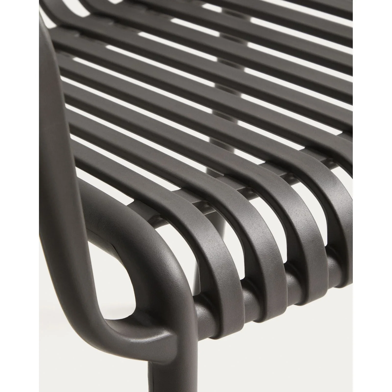 Stapelbarer Outdoor-Stuhl Isabellini in Graphitgrau - Image 10