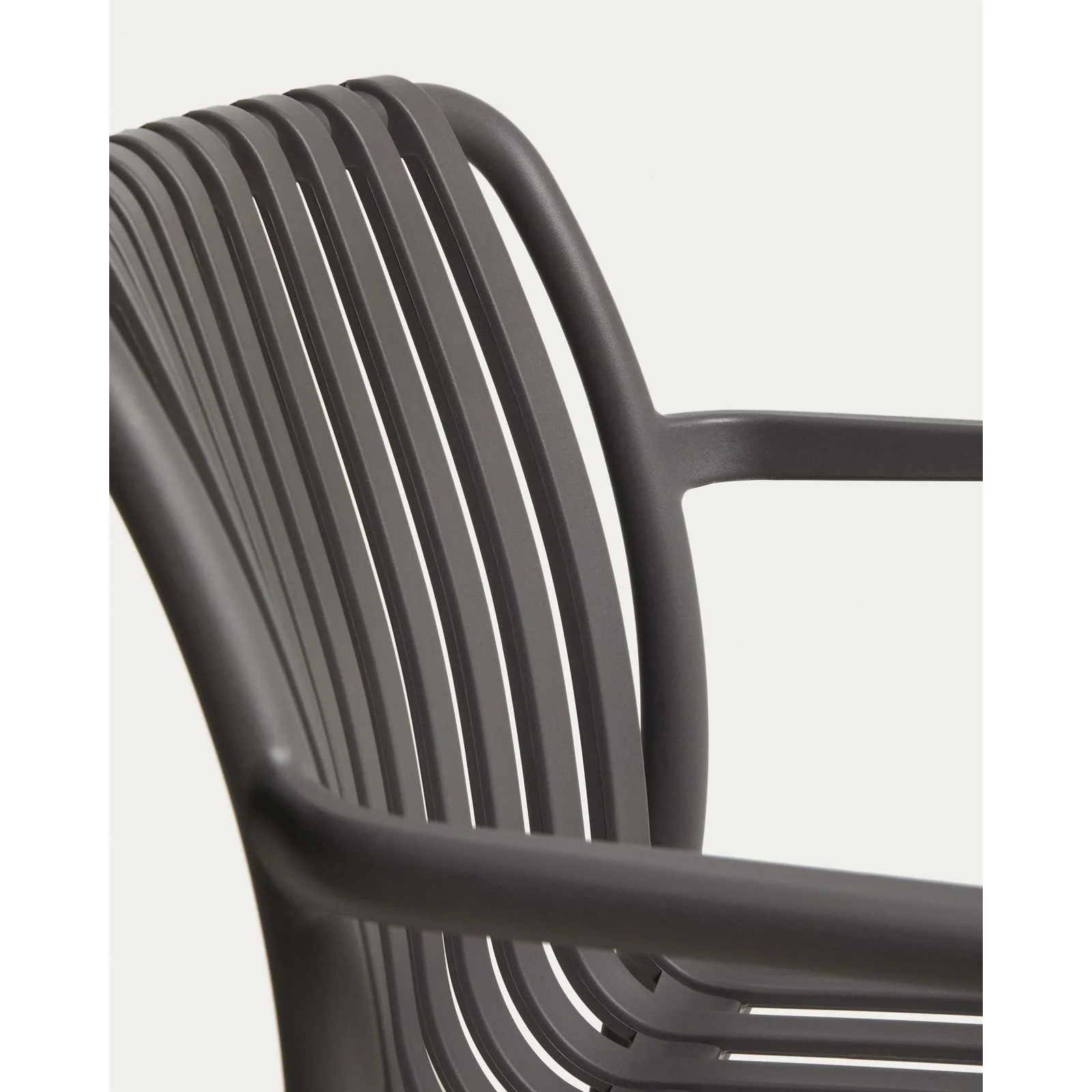 Stapelbarer Outdoor-Stuhl Isabellini in Graphitgrau - Image 9
